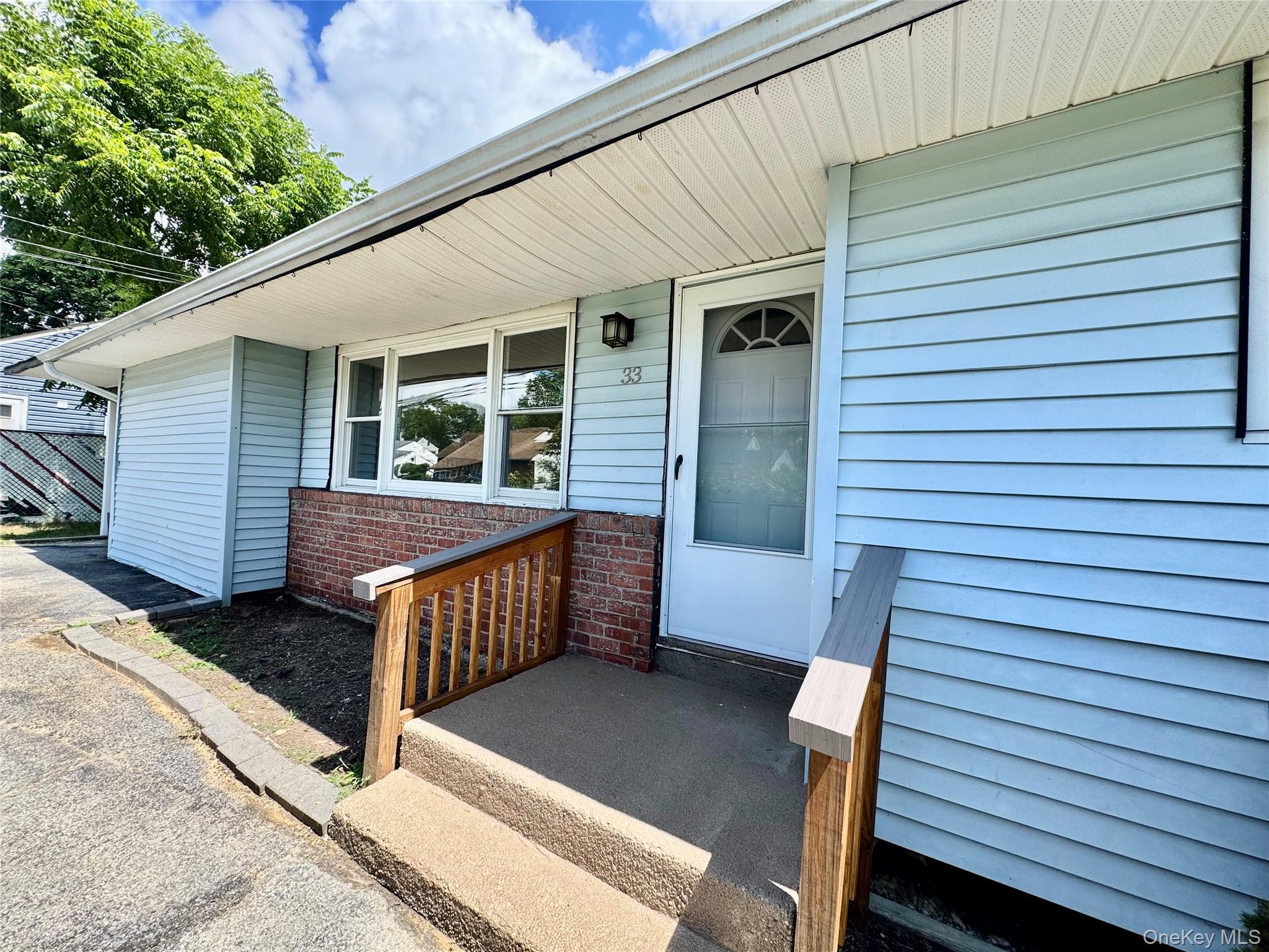 33 Princeton Street, Bay Shore, NY 11706