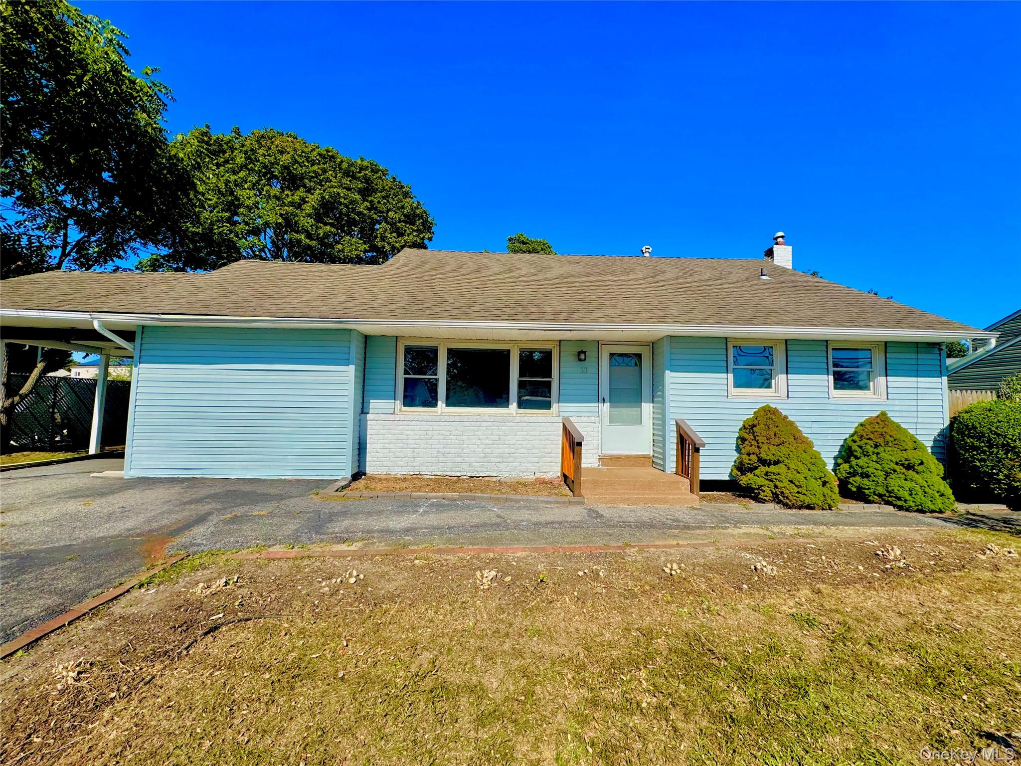 33 Princeton Street, Bay Shore, NY 11706