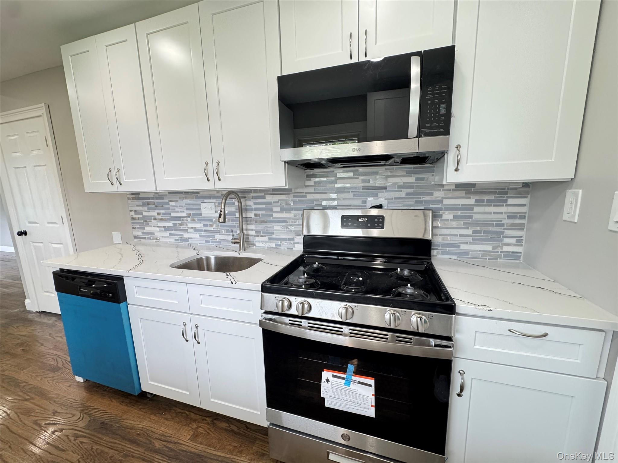 33 Princeton Street, Bay Shore, NY 11706