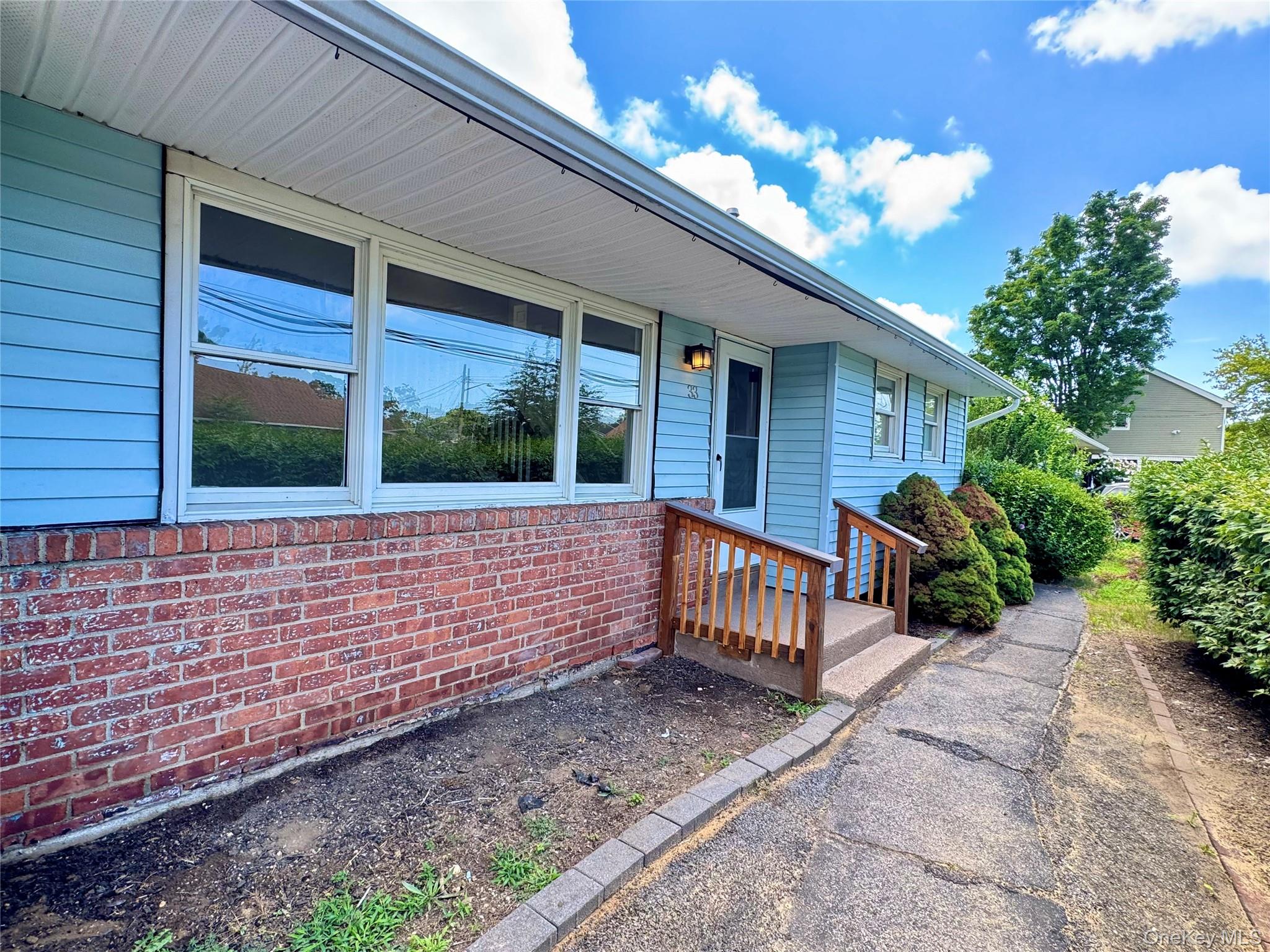 33 Princeton Street, Bay Shore, NY 11706