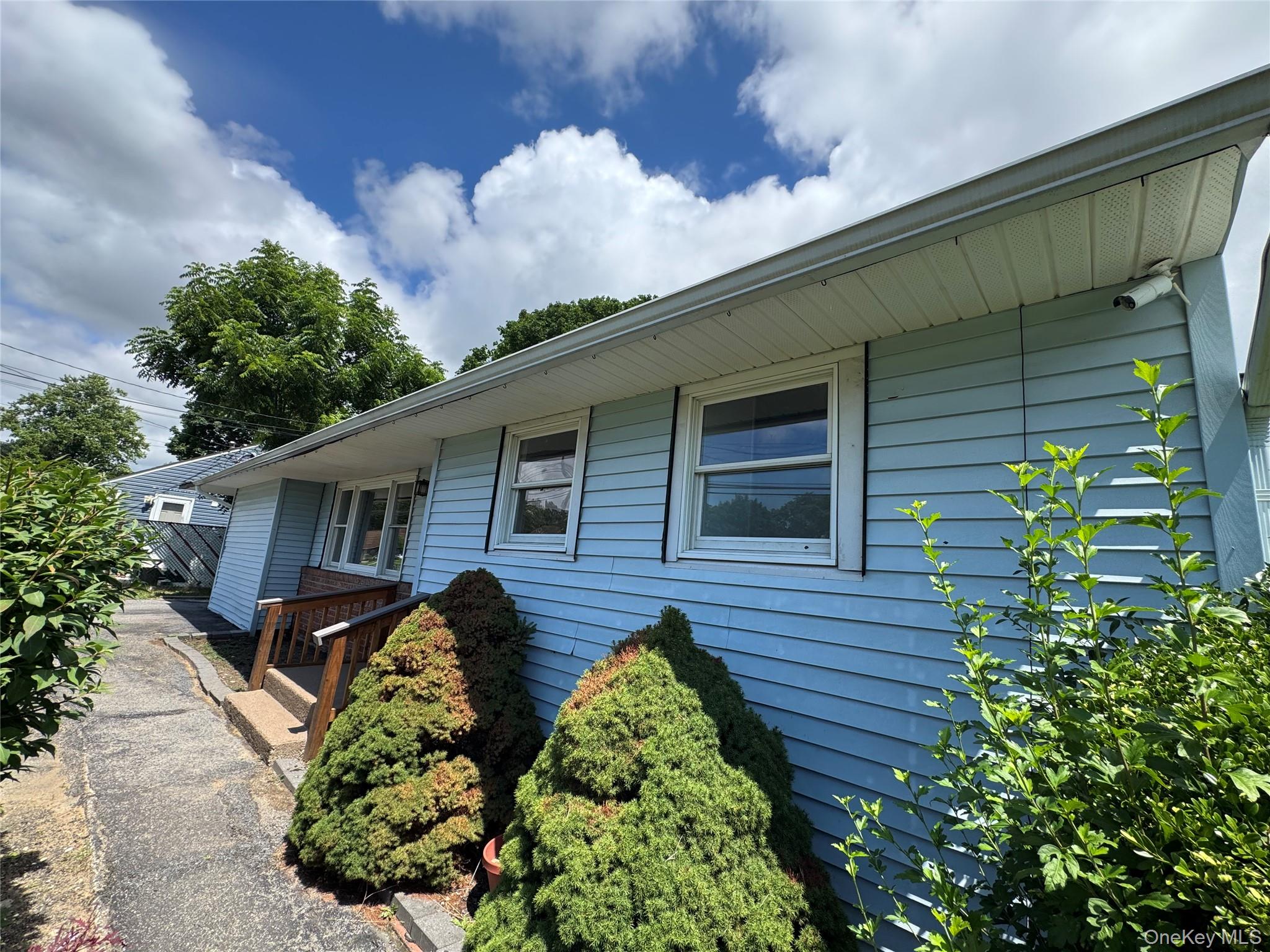 33 Princeton Street, Bay Shore, NY 11706