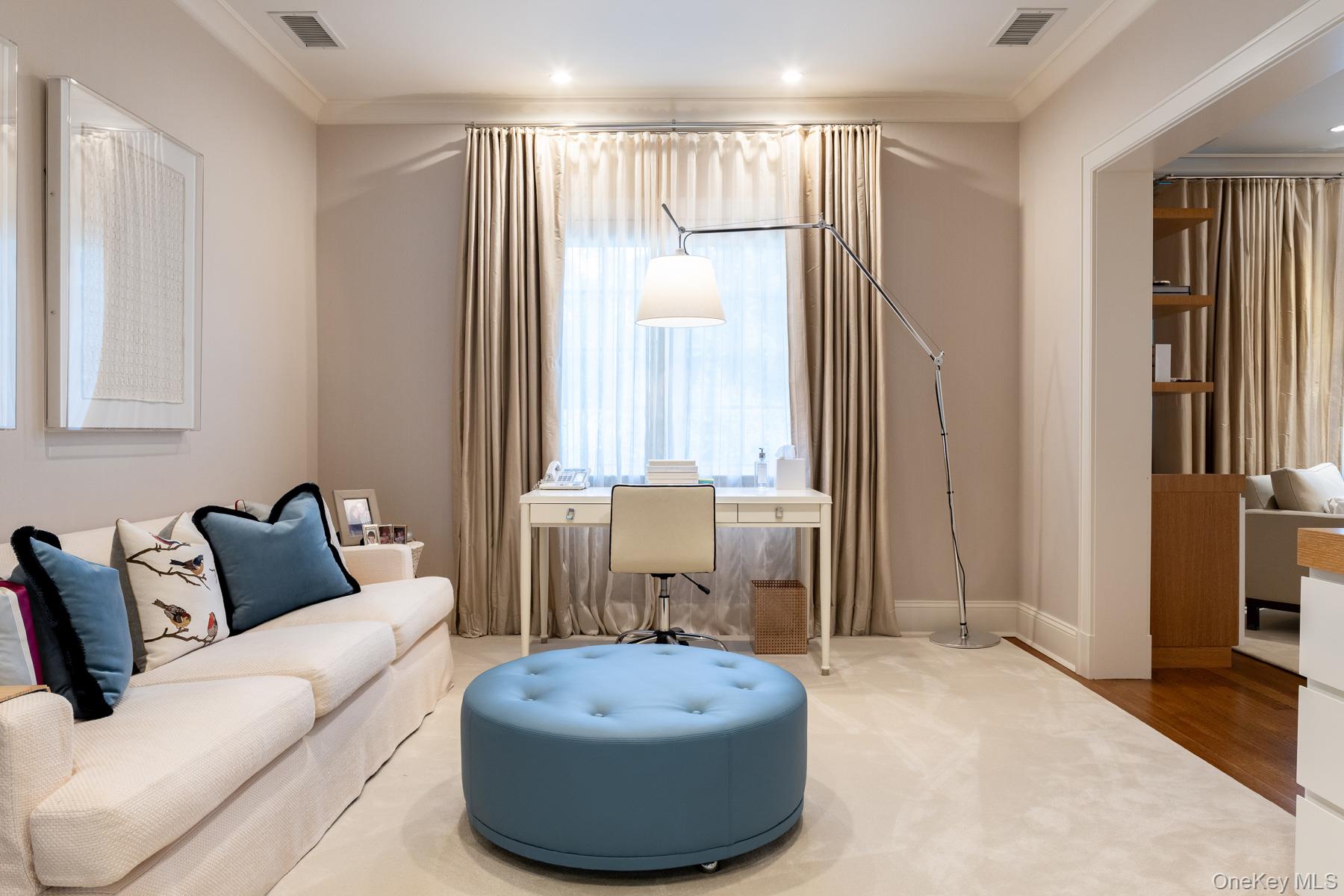 10 Copper Beech Road, Greenwich, CT 06830