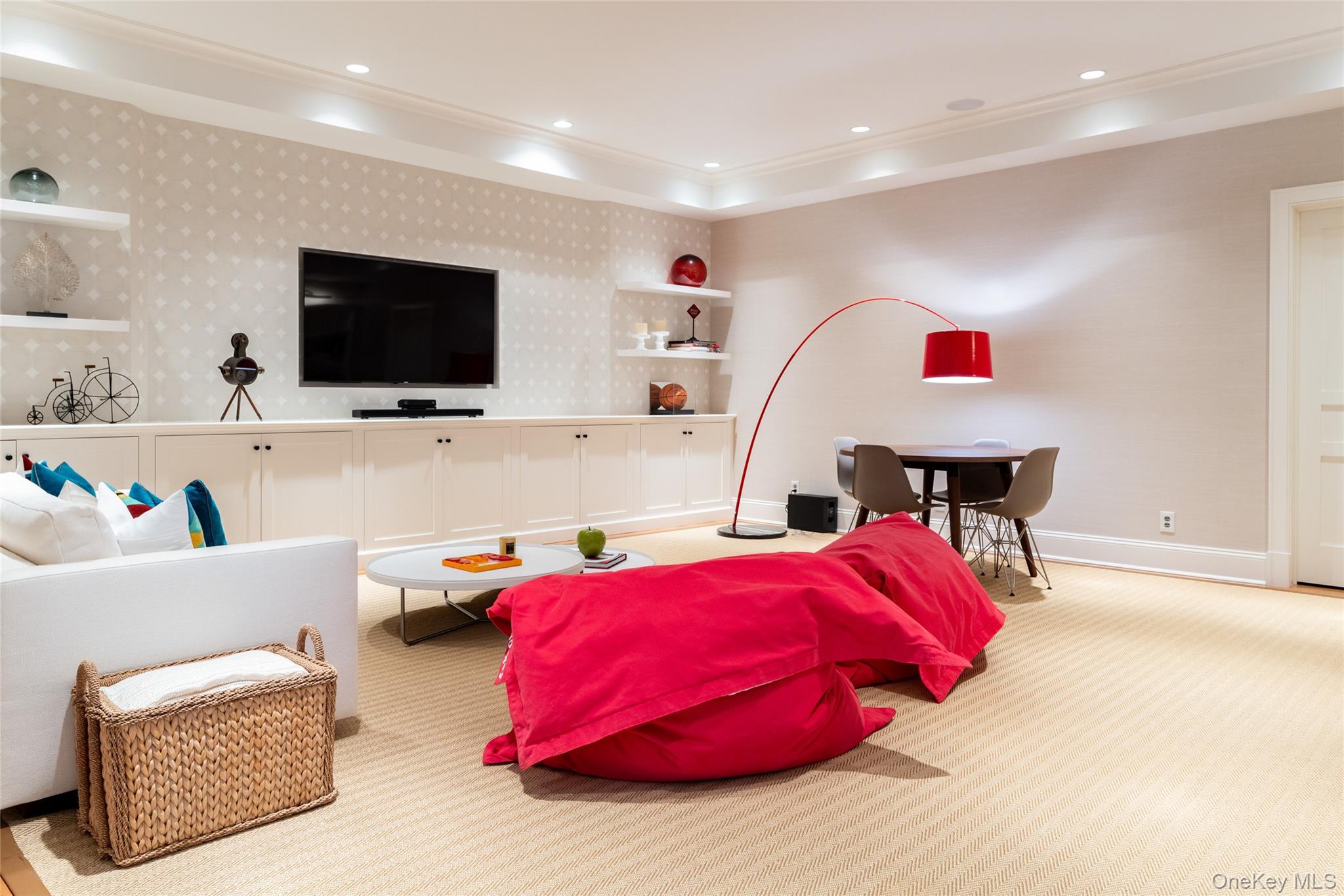 10 Copper Beech Road, Greenwich, CT 06830