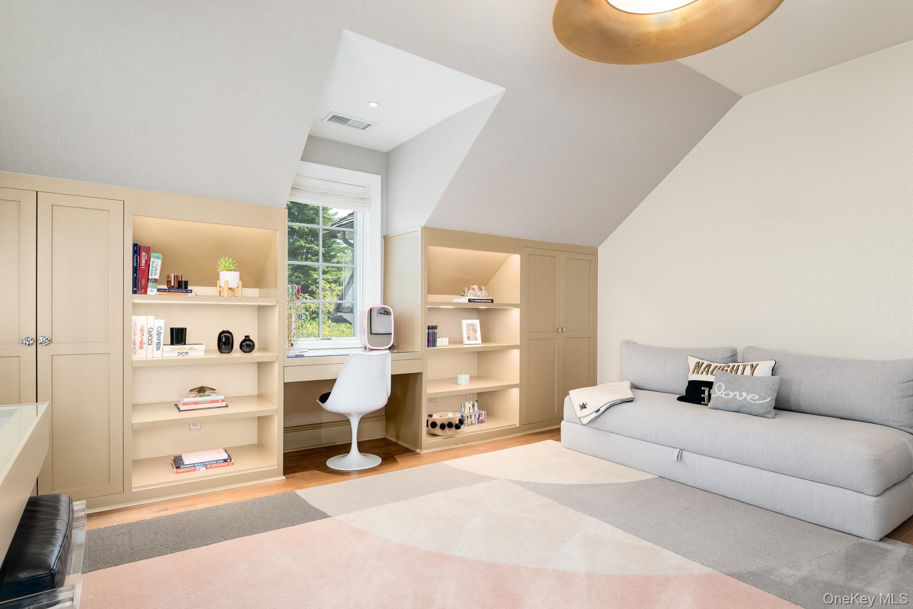 10 Copper Beech Road, Greenwich, CT 06830