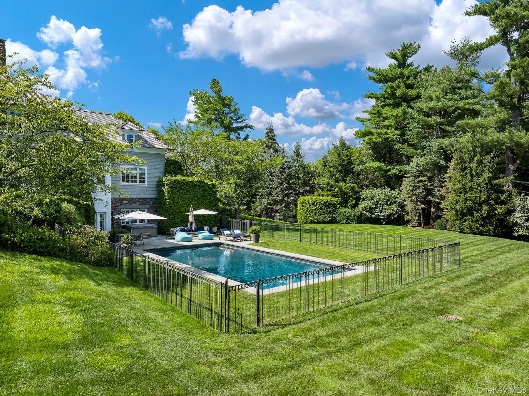 10 Copper Beech Road, Greenwich, CT 06830
