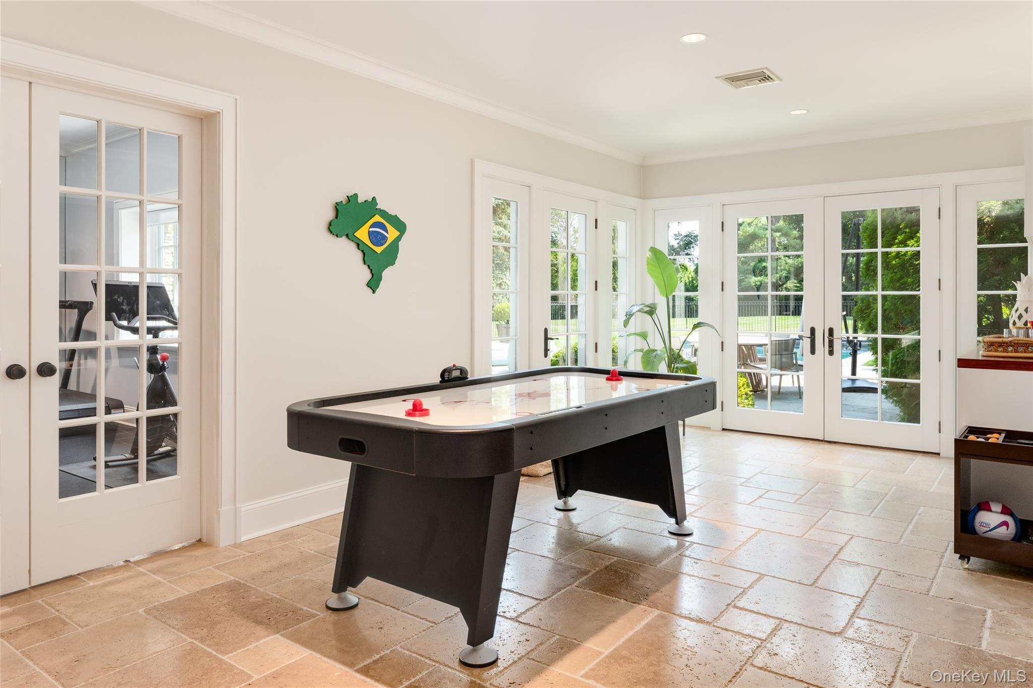 10 Copper Beech Road, Greenwich, CT 06830