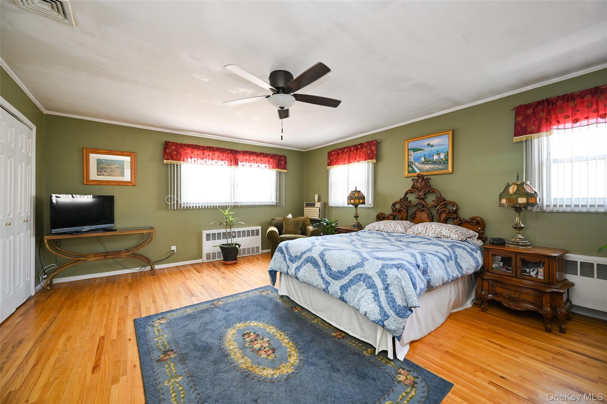 24-14 160 Street, Whitestone, NY 11357