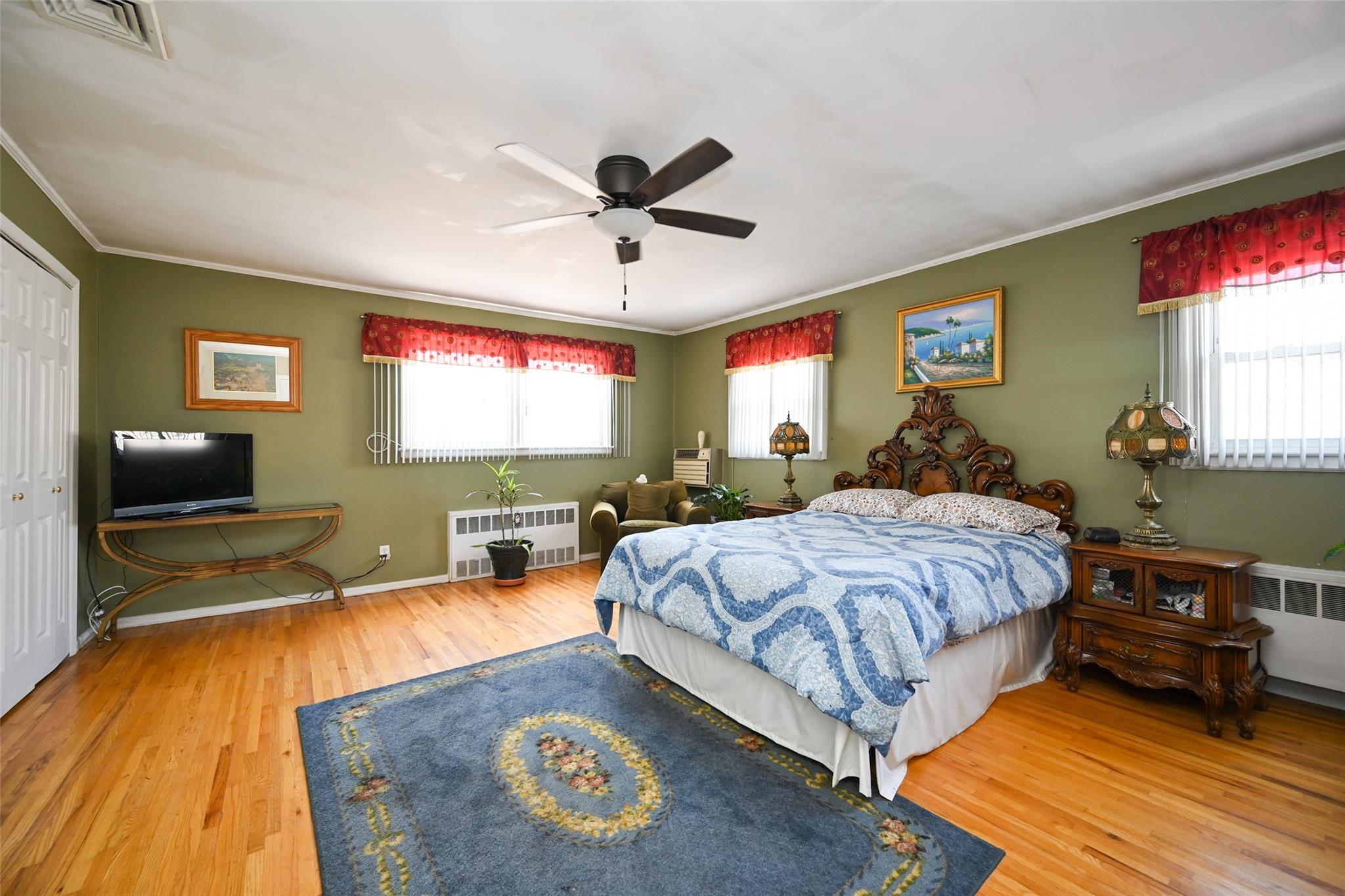 24-14 160 Street, Whitestone, NY 11357