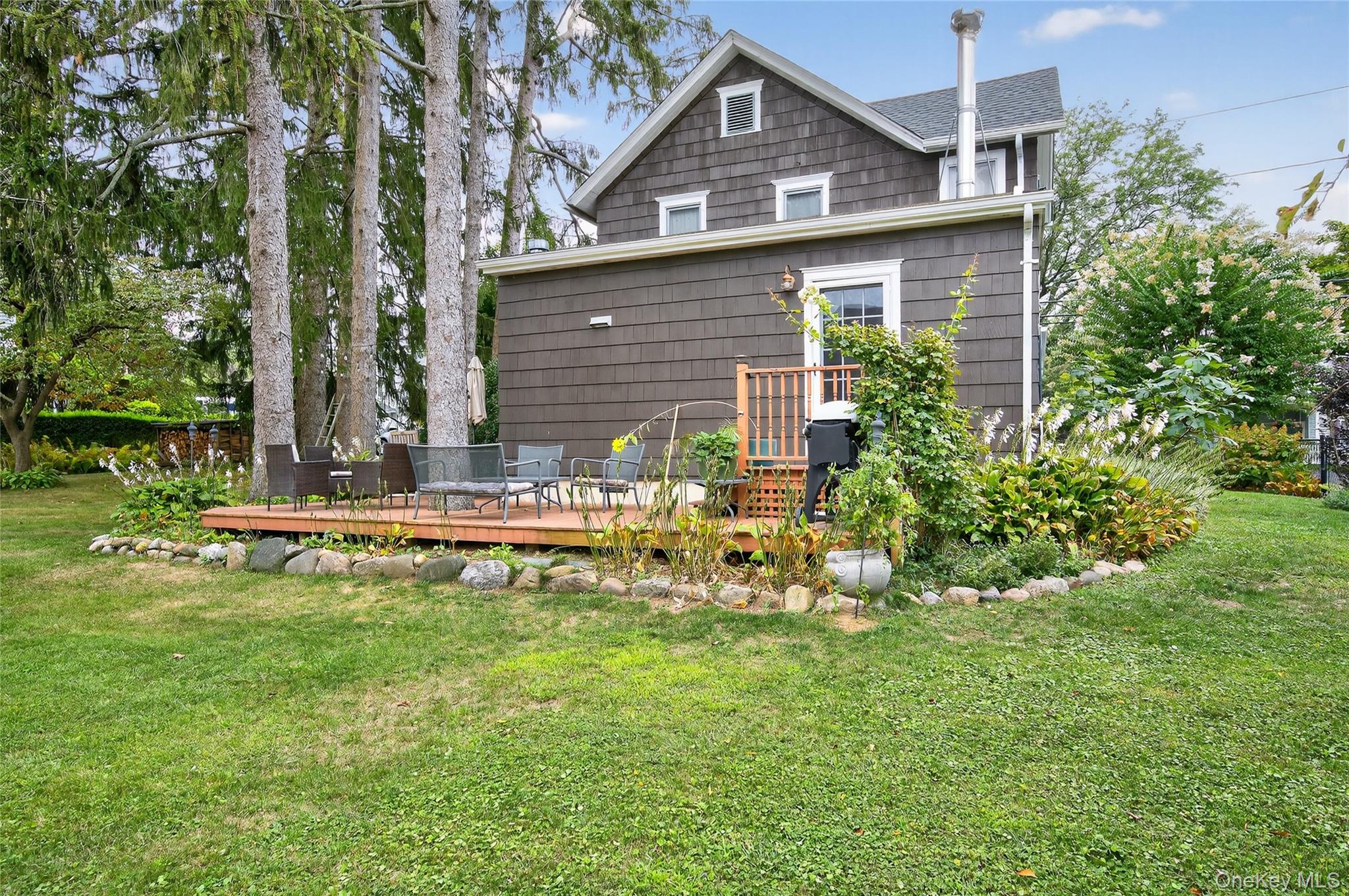 58 Grove Street, Glenwood Landing, NY 11547