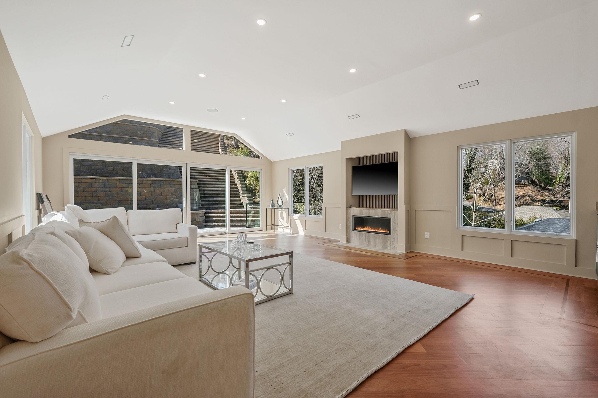 150 Sugar Toms Lane, East Norwich, NY 11732