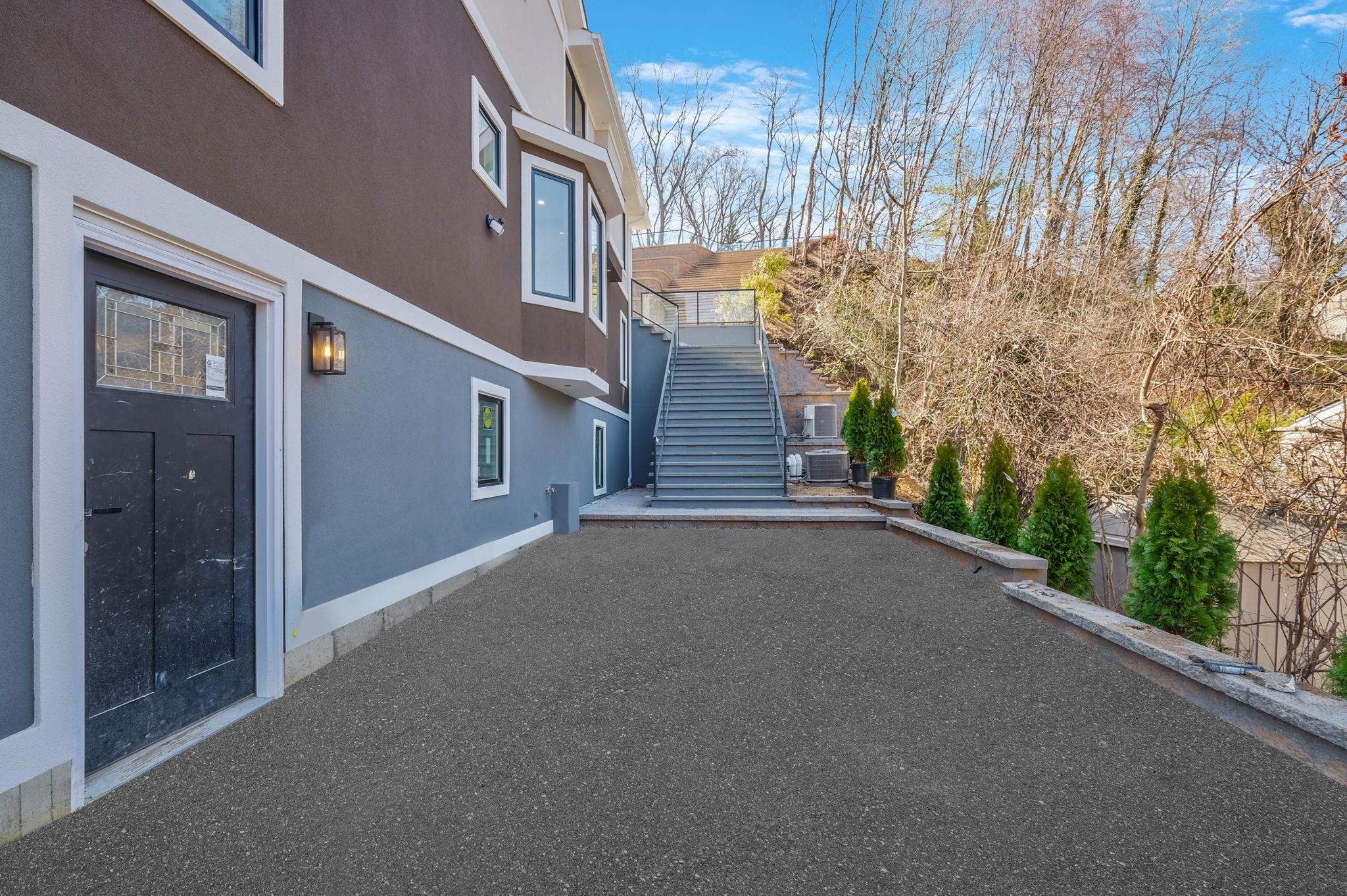 150 Sugar Toms Lane, East Norwich, NY 11732