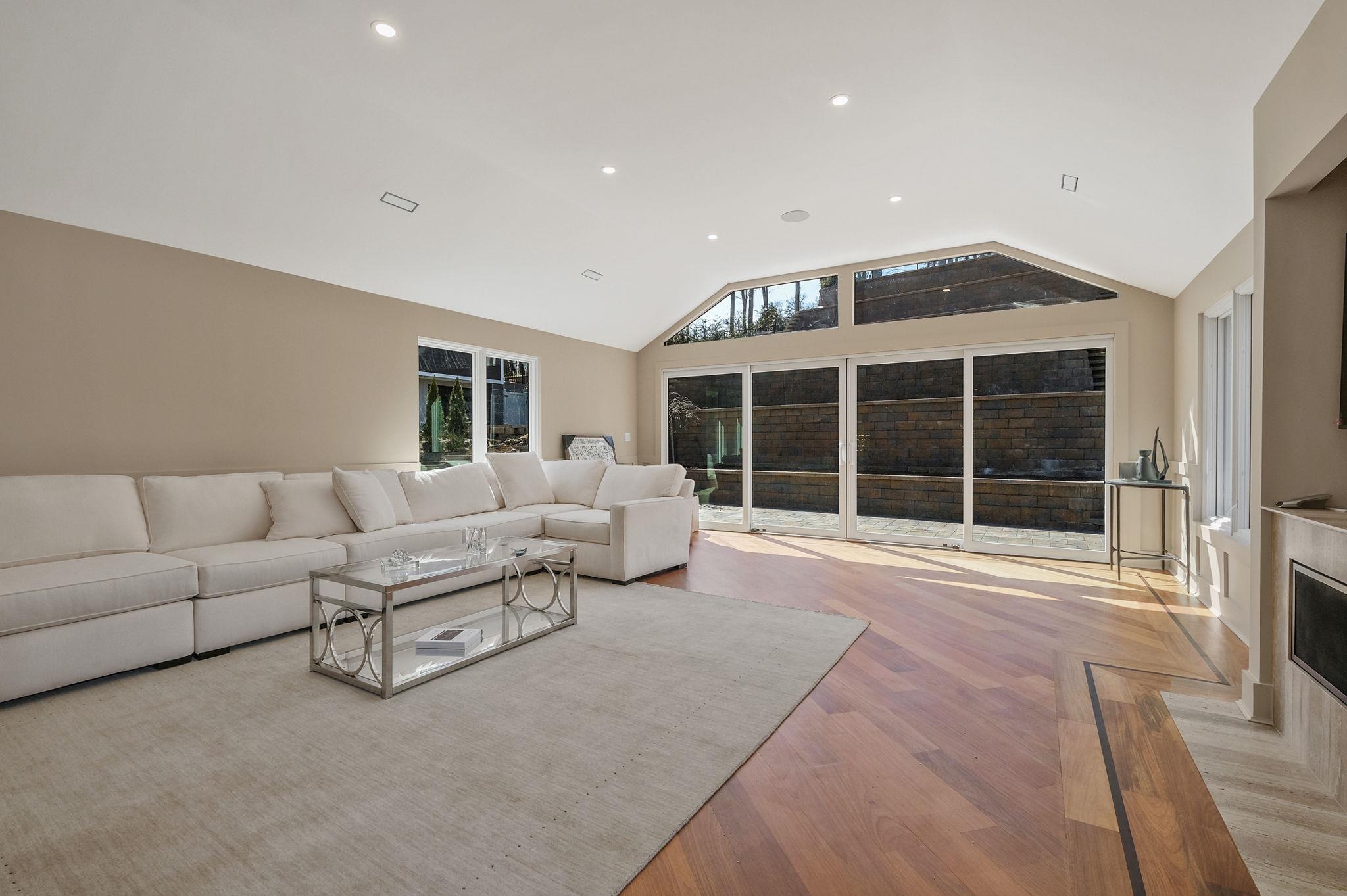 150 Sugar Toms Lane, East Norwich, NY 11732