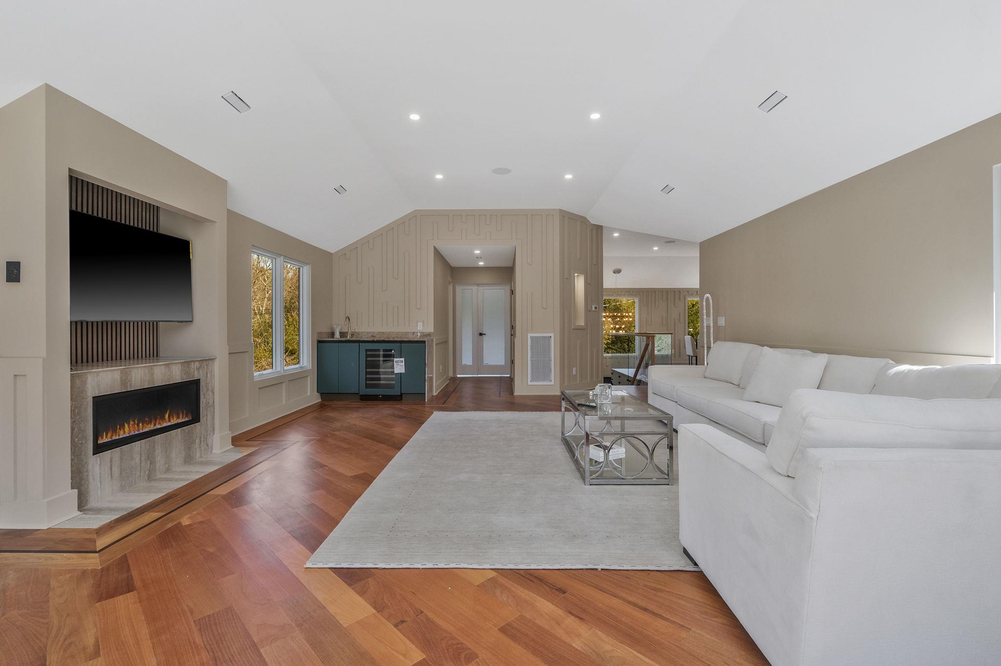 150 Sugar Toms Lane, East Norwich, NY 11732