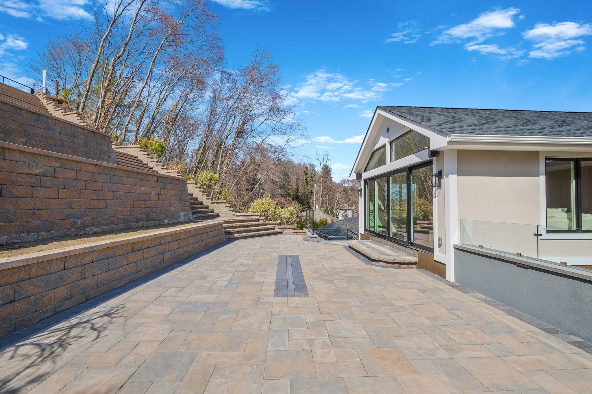 150 Sugar Toms Lane, East Norwich, NY 11732