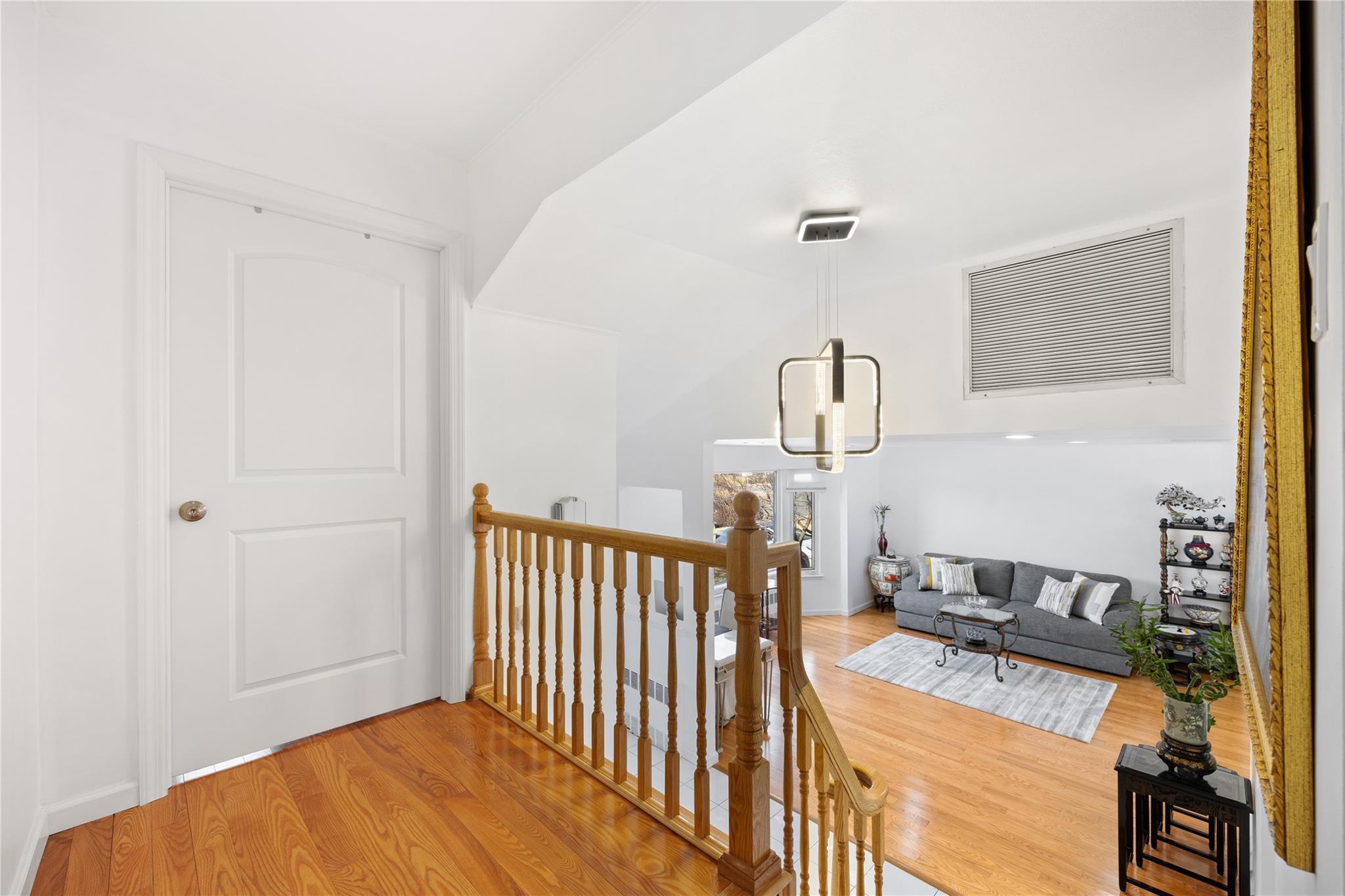 46 Norman Lane, Levittown, NY 11756