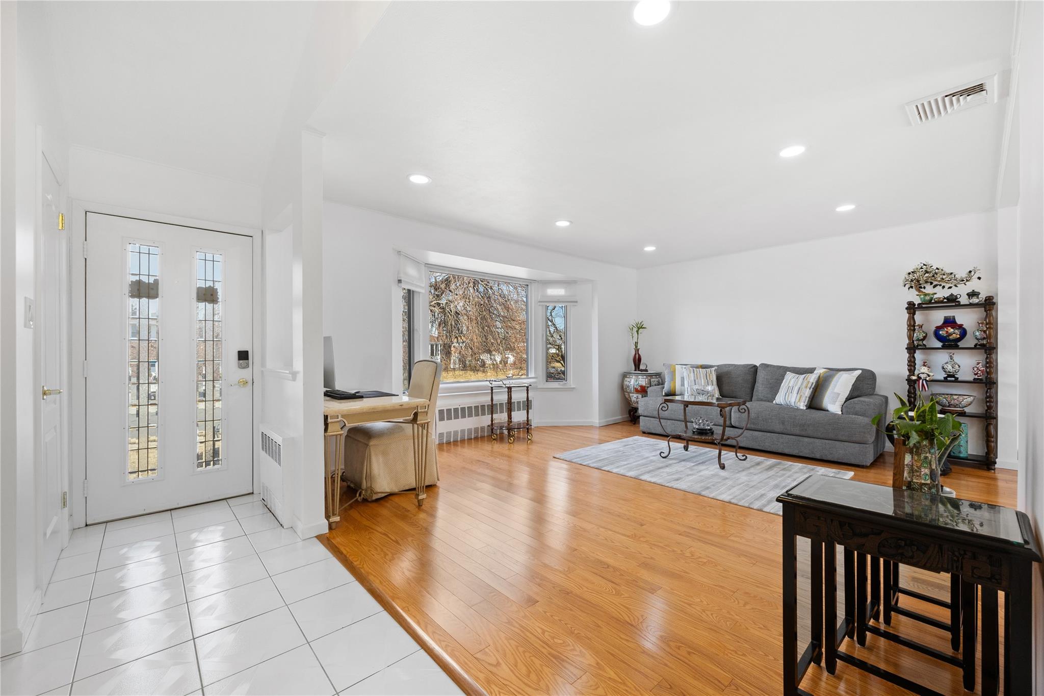 46 Norman Lane, Levittown, NY 11756