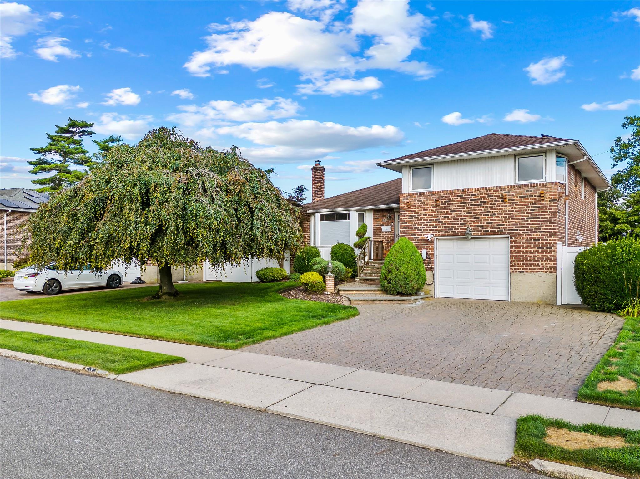 46 Norman Lane, Levittown, NY 11756