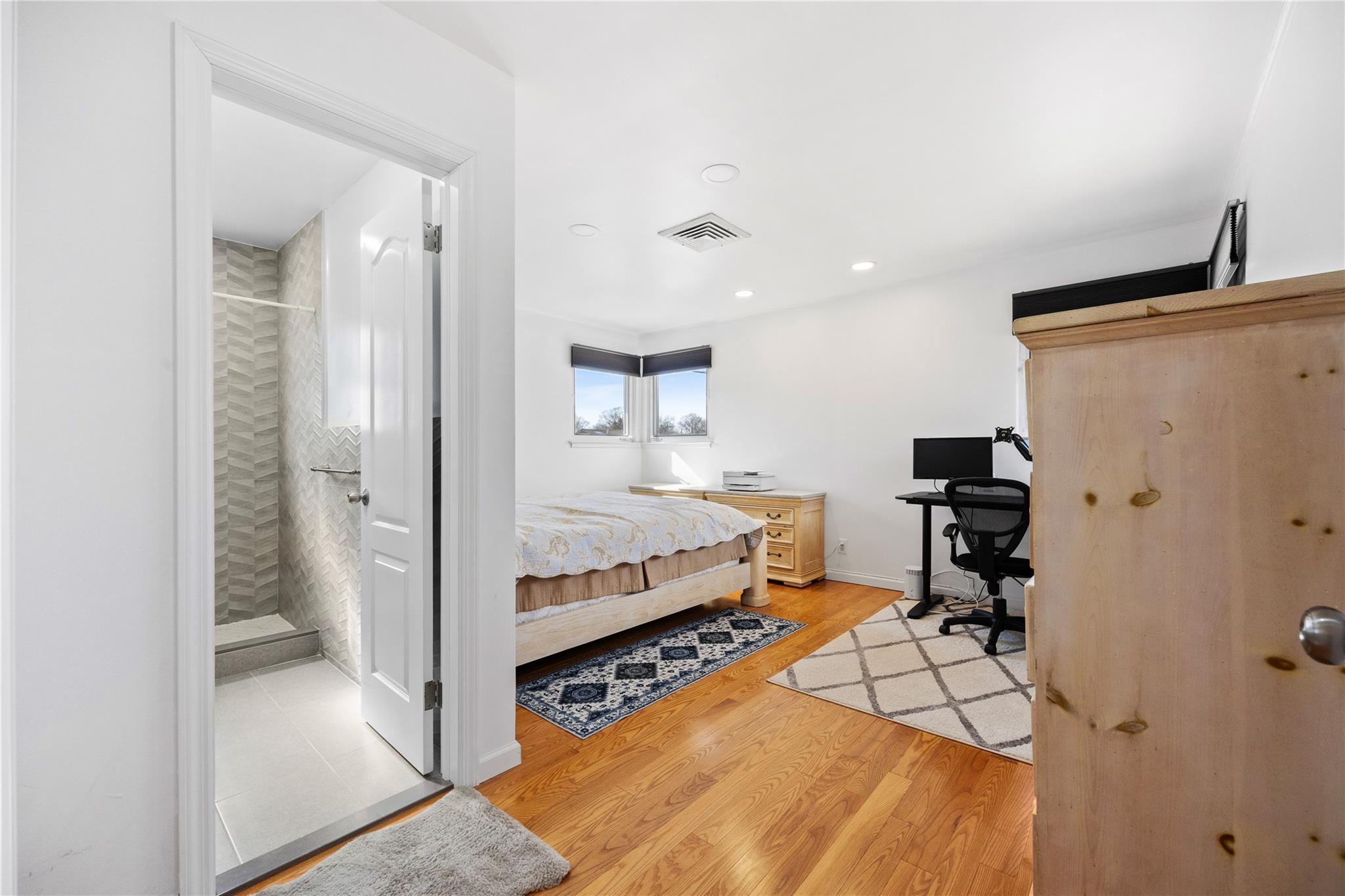 46 Norman Lane, Levittown, NY 11756