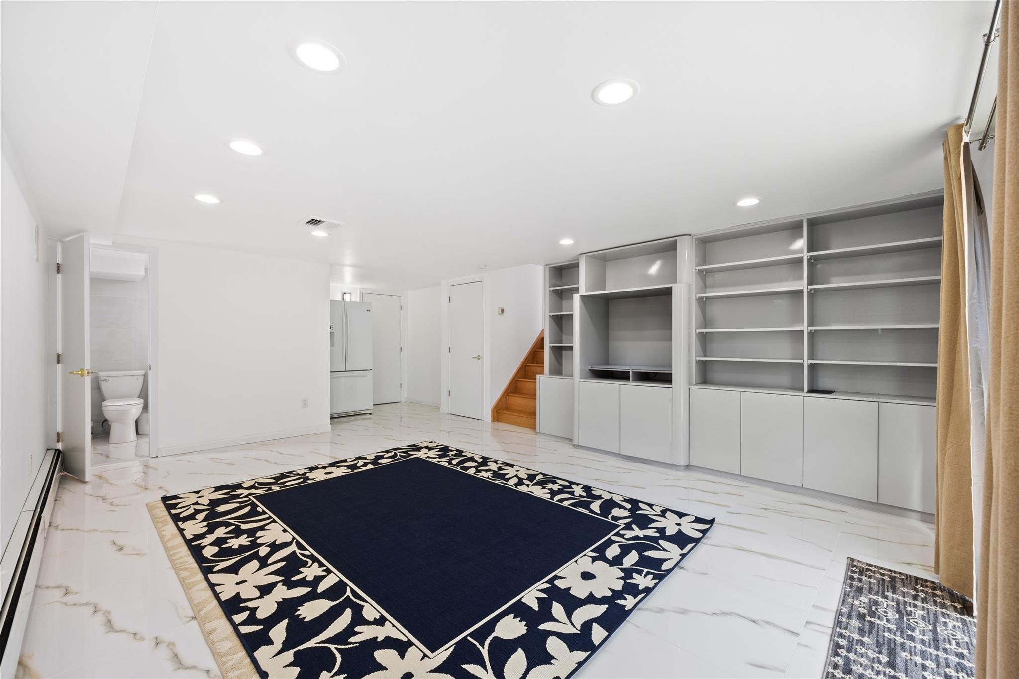 46 Norman Lane, Levittown, NY 11756