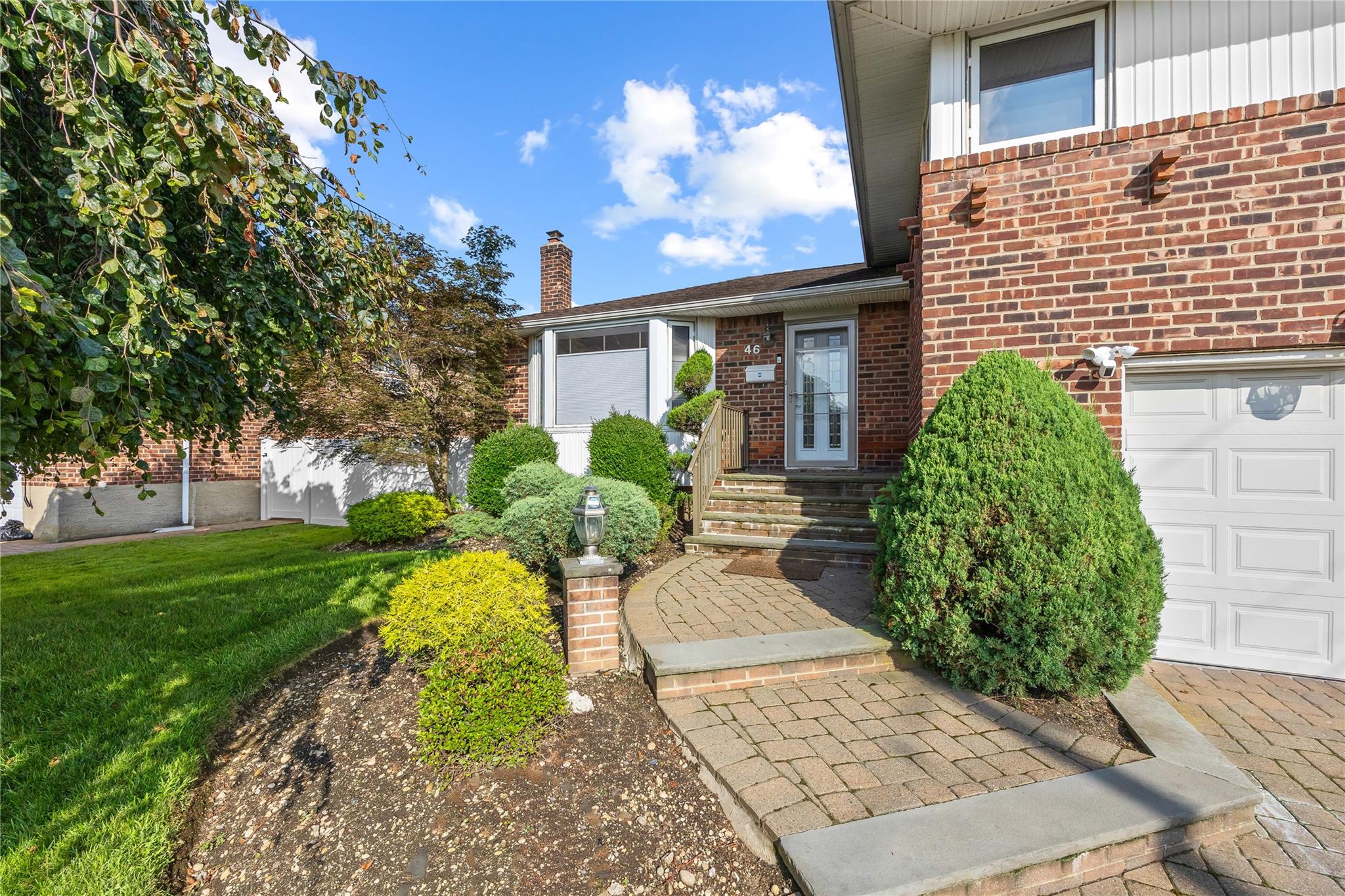 46 Norman Lane, Levittown, NY 11756