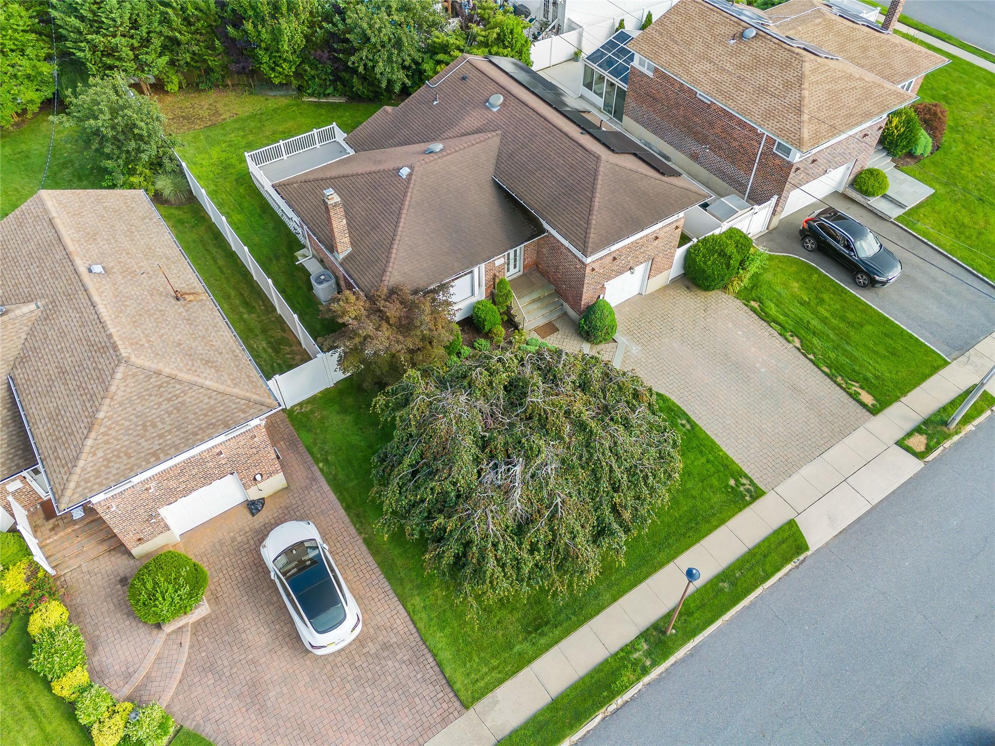 46 Norman Lane, Levittown, NY 11756