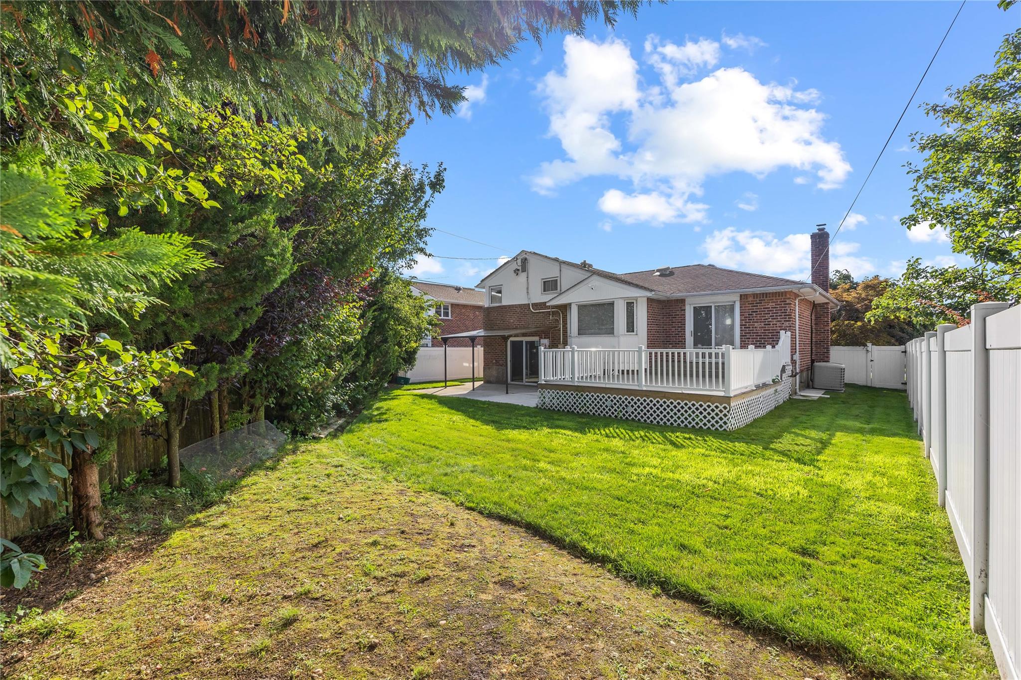 46 Norman Lane, Levittown, NY 11756