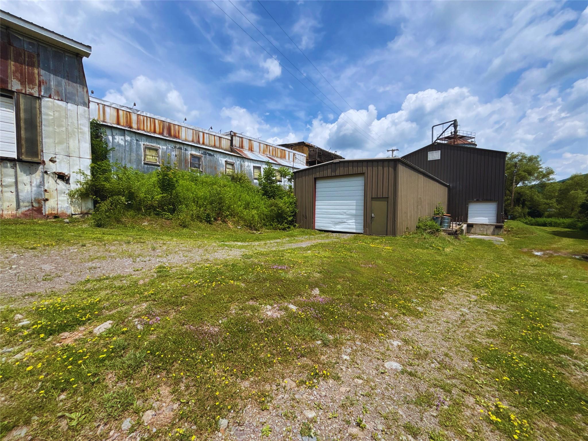 15 W End Avenue, Stamford, NY 12167