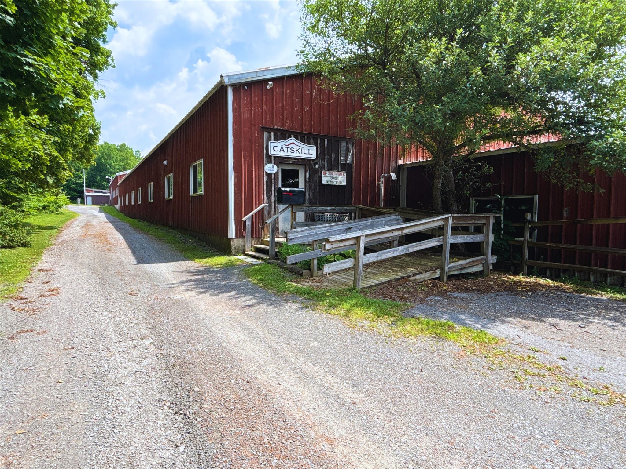 15 W End Avenue, Stamford, NY 12167