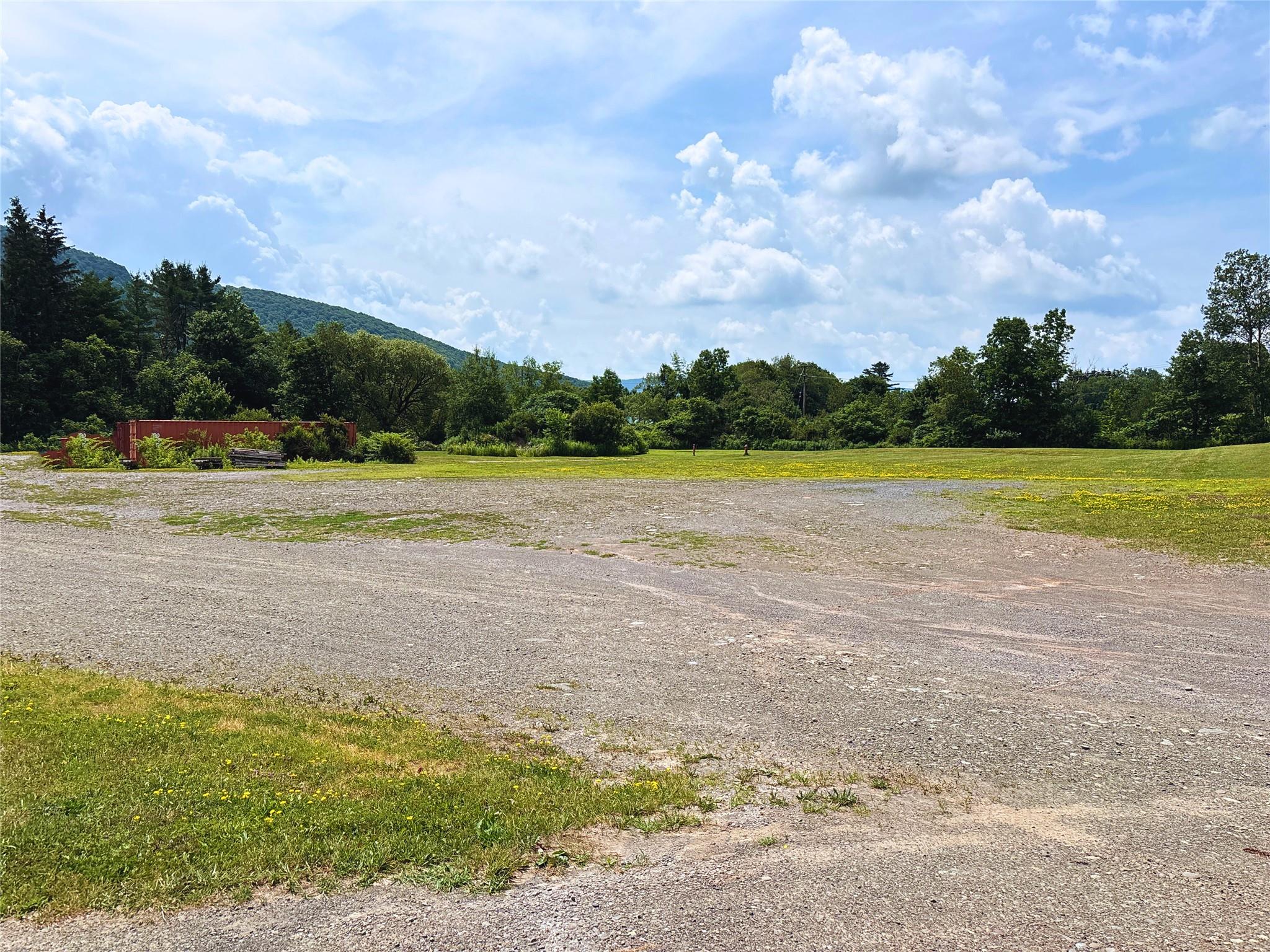 15 W End Avenue, Stamford, NY 12167