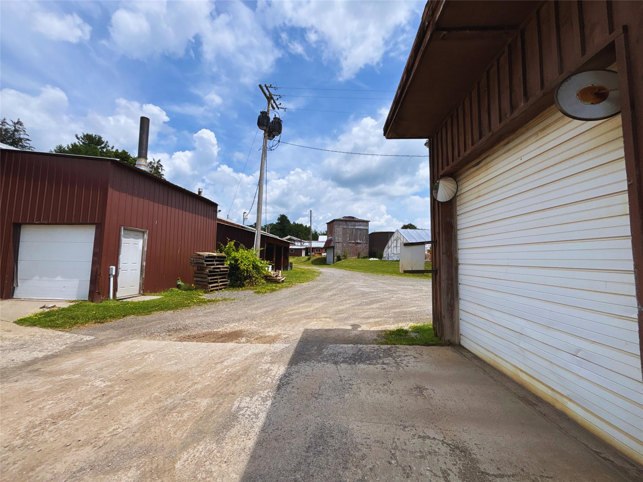 15 W End Avenue, Stamford, NY 12167