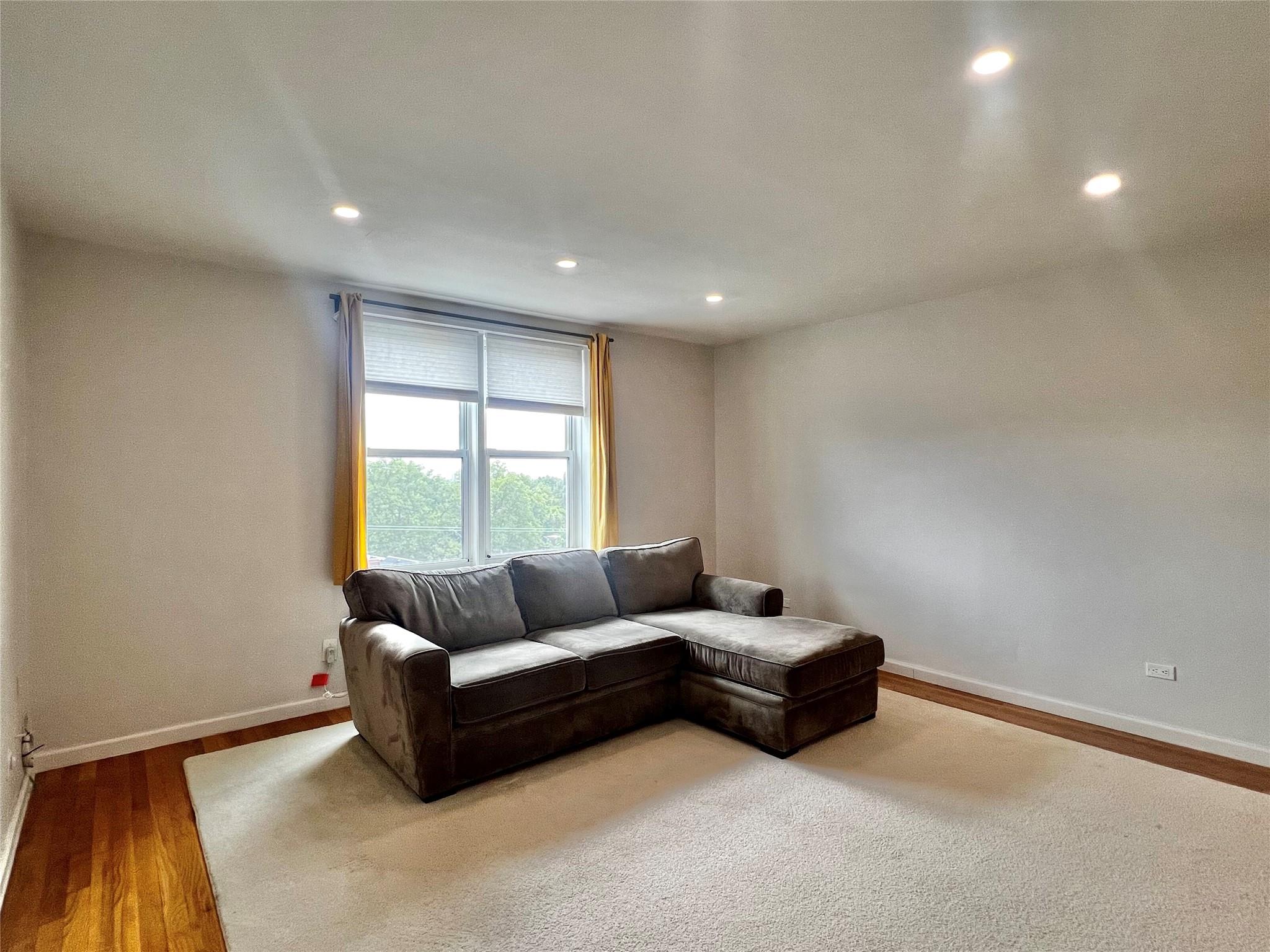 210-50 41st Avenue # 6B, Bayside, NY 11361