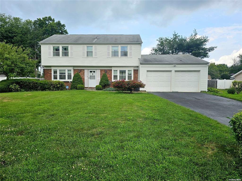 9 Maureen Lane, Stony Brook, NY 11790