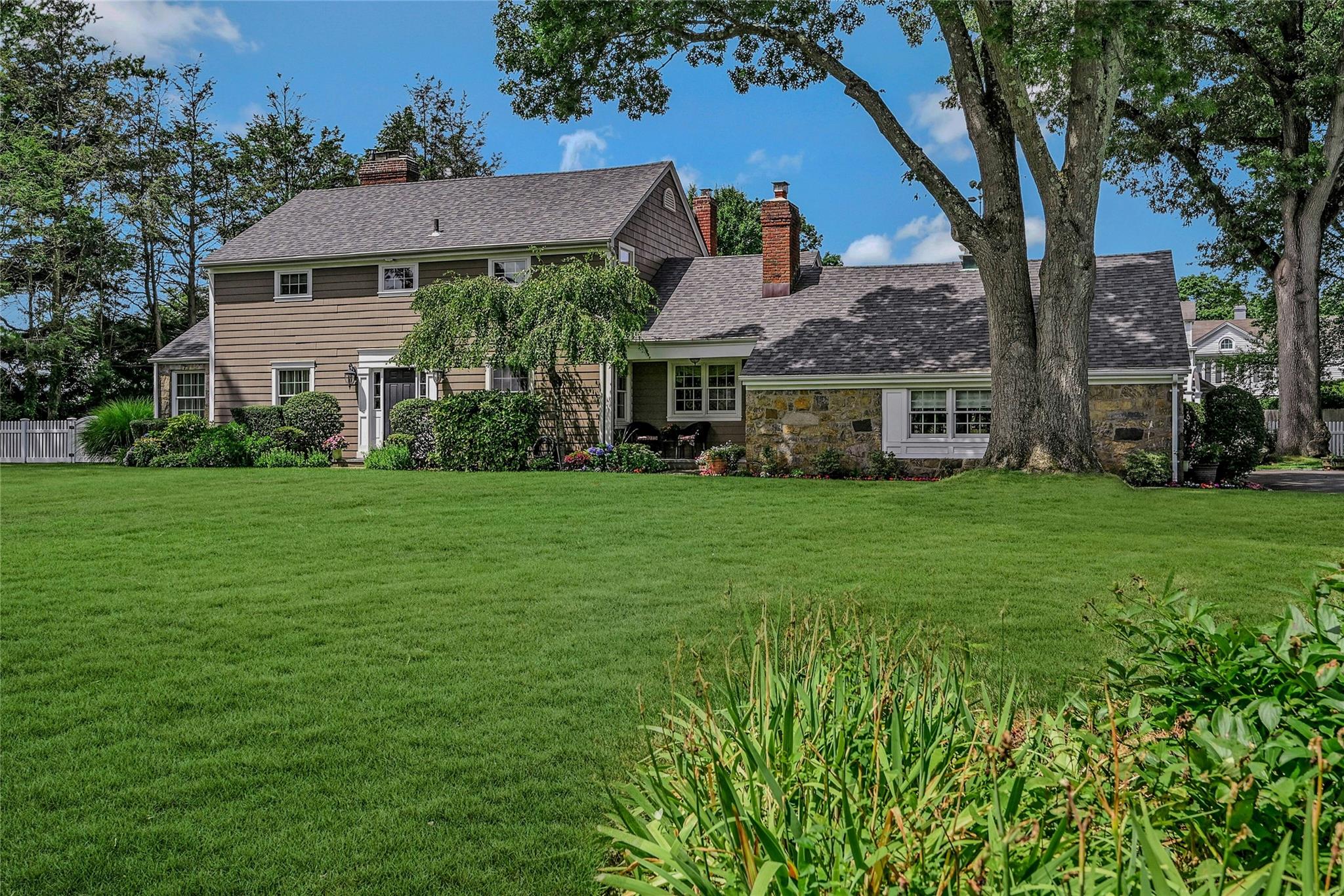 2 Winchester Lane, Huntington, NY 11743