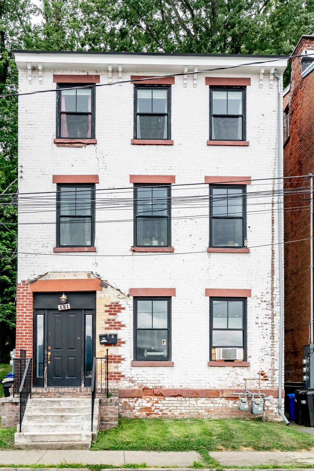 121 Montgomery Street, Newburgh, NY 12550