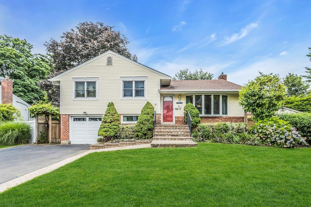 73 Humphrey Drive, Syosset, NY 11791