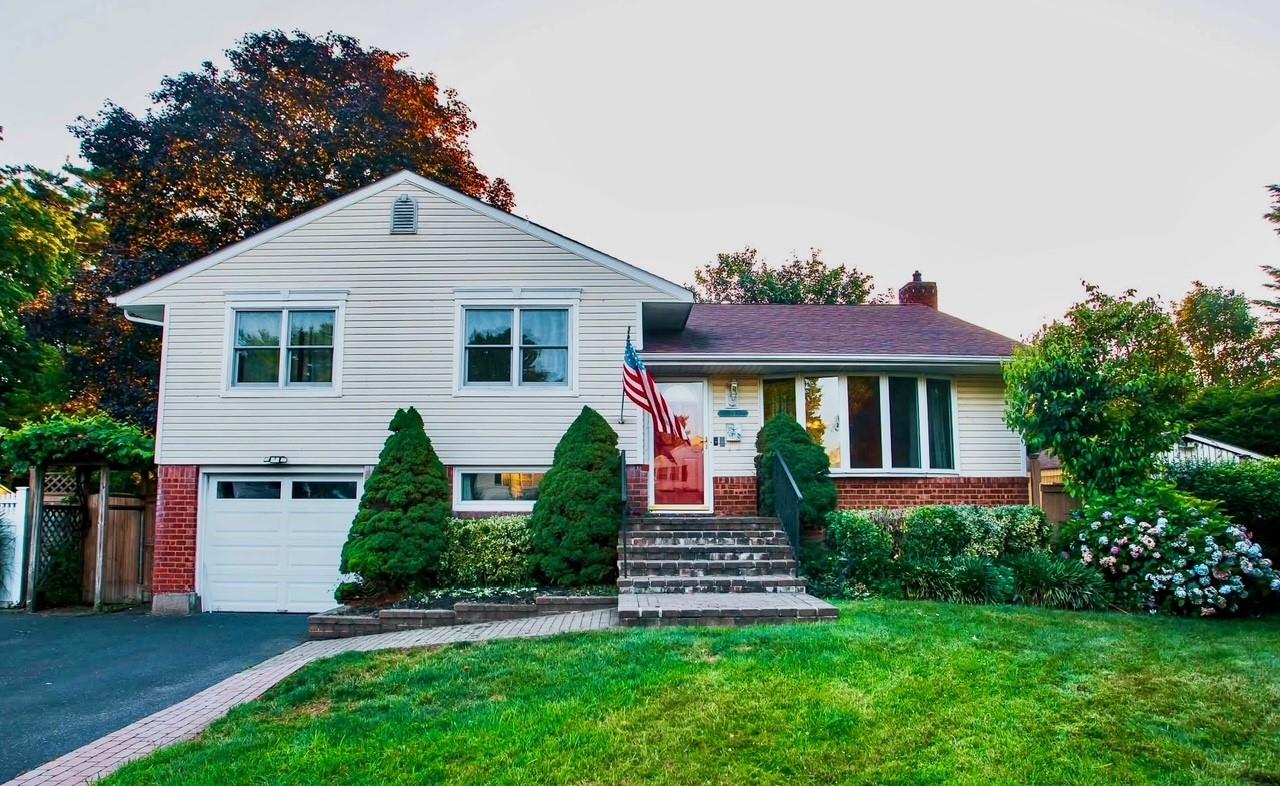 73 Humphrey Drive, Syosset, NY 11791