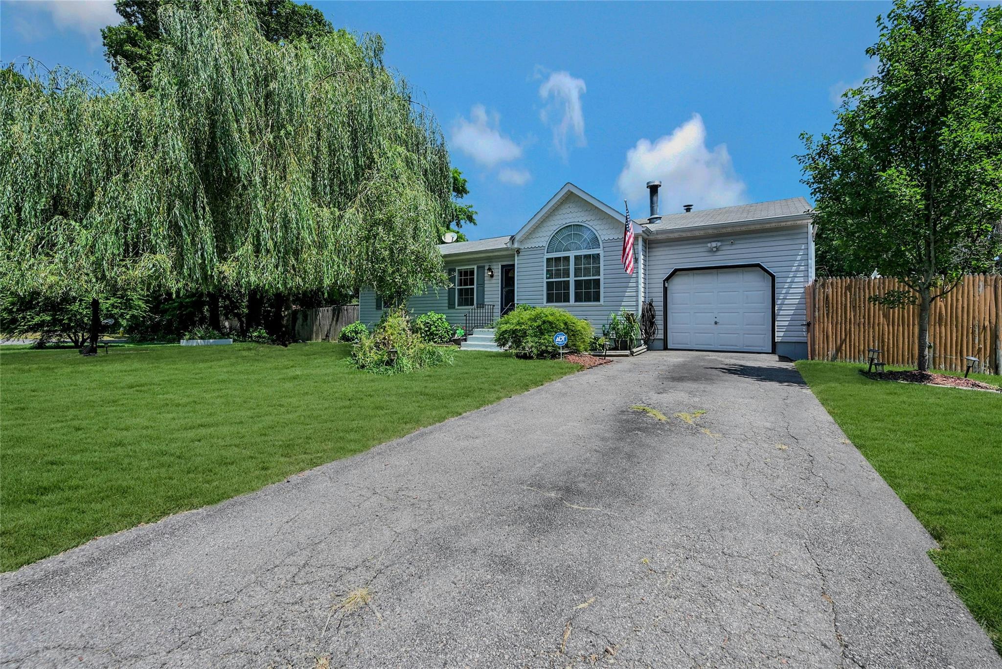 117 Flower Road, Mastic Beach, NY 11951