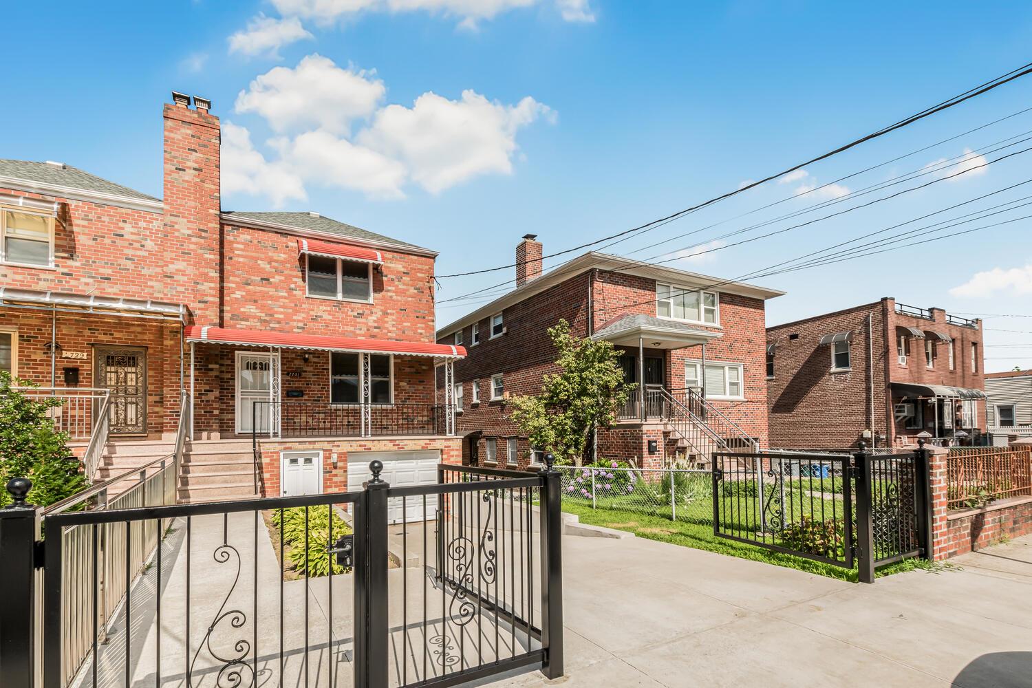 2731 Laconia Avenue, Bronx, NY 10469