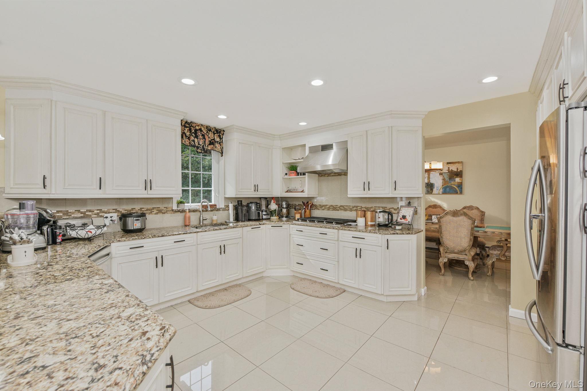 402 Johnson Avenue, Bohemia, NY 11716