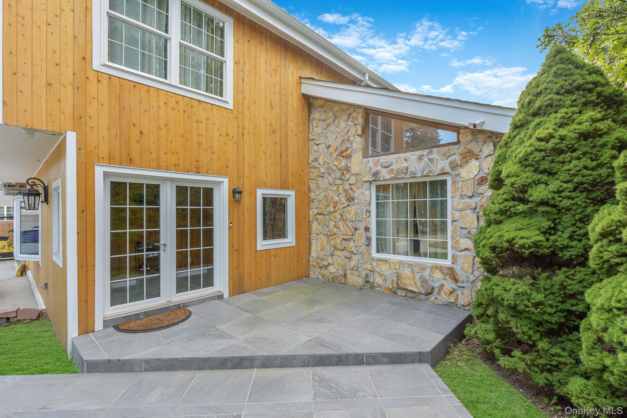 402 Johnson Avenue, Bohemia, NY 11716