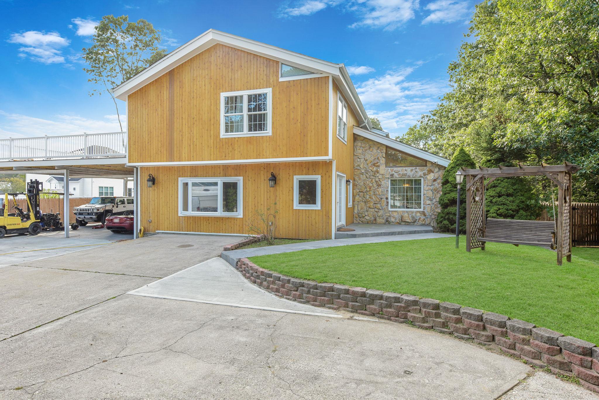 402 Johnson Avenue, Bohemia, NY 11716