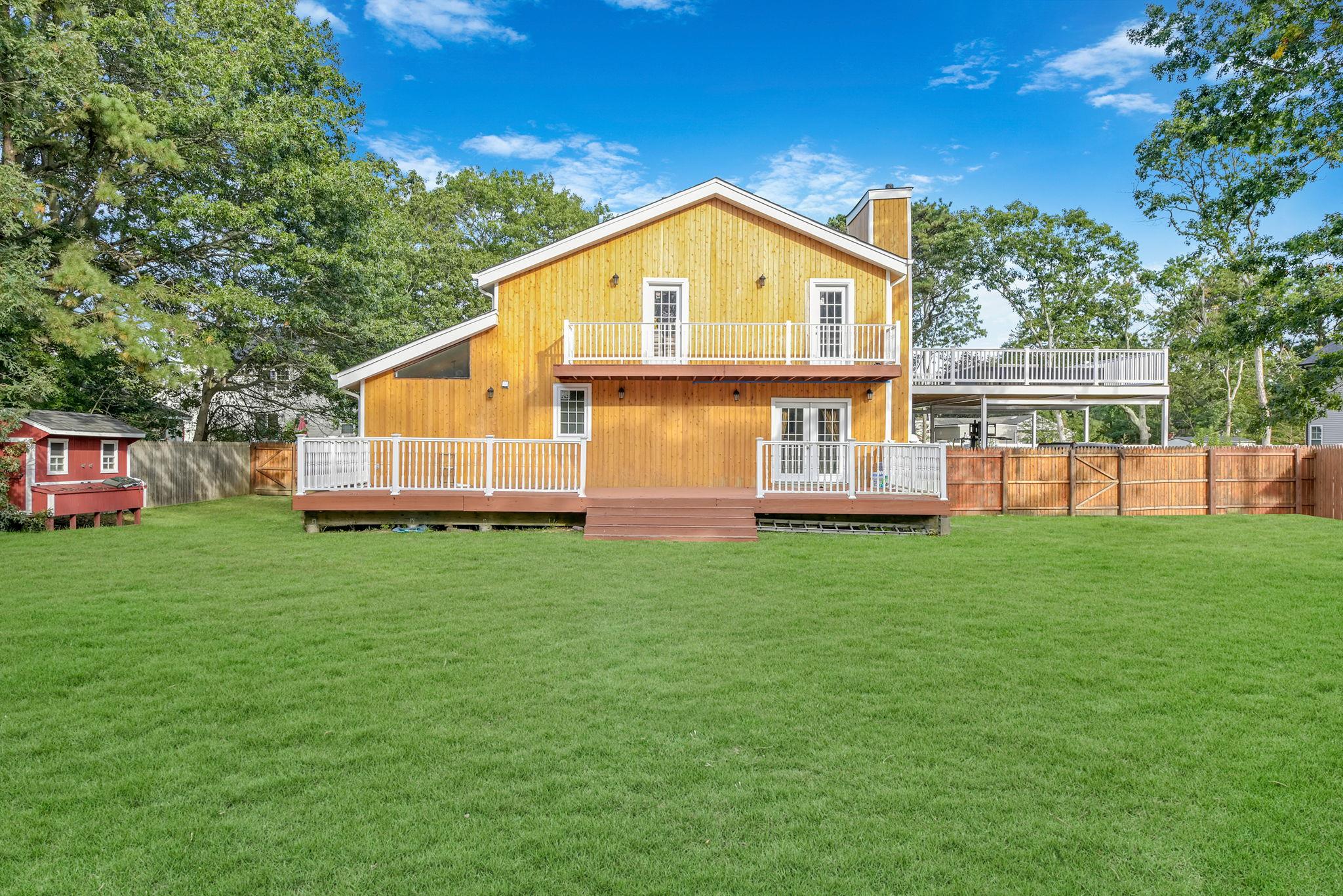 402 Johnson Avenue, Bohemia, NY 11716