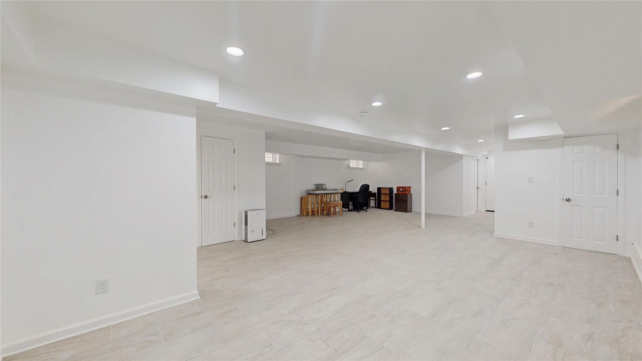 987 E 42nd Street, Brooklyn, NY 11210