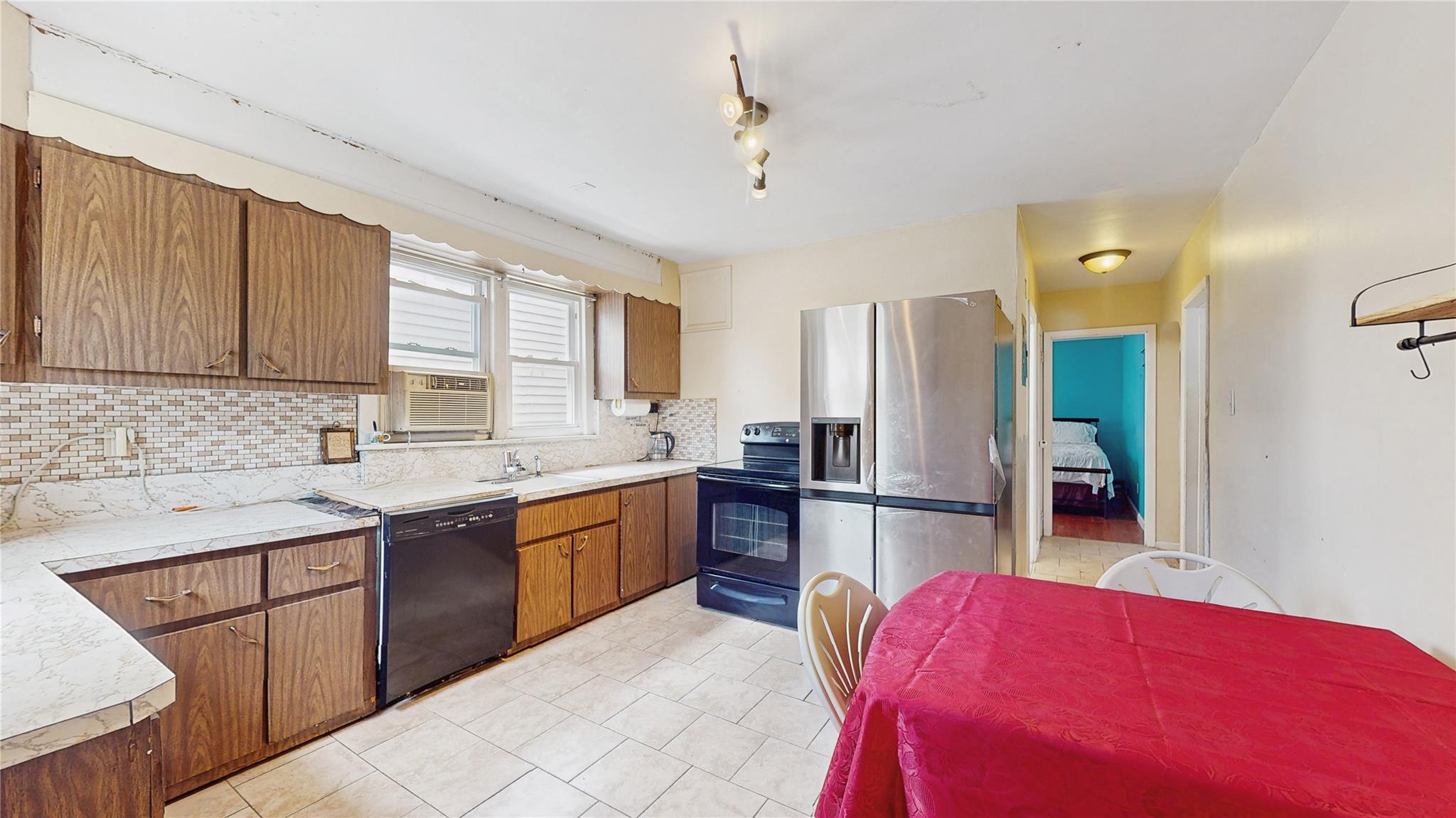 987 E 42nd Street, Brooklyn, NY 11210