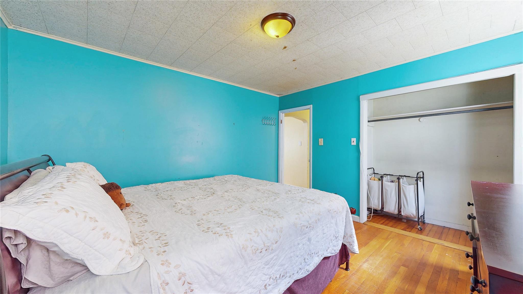 987 E 42nd Street, Brooklyn, NY 11210