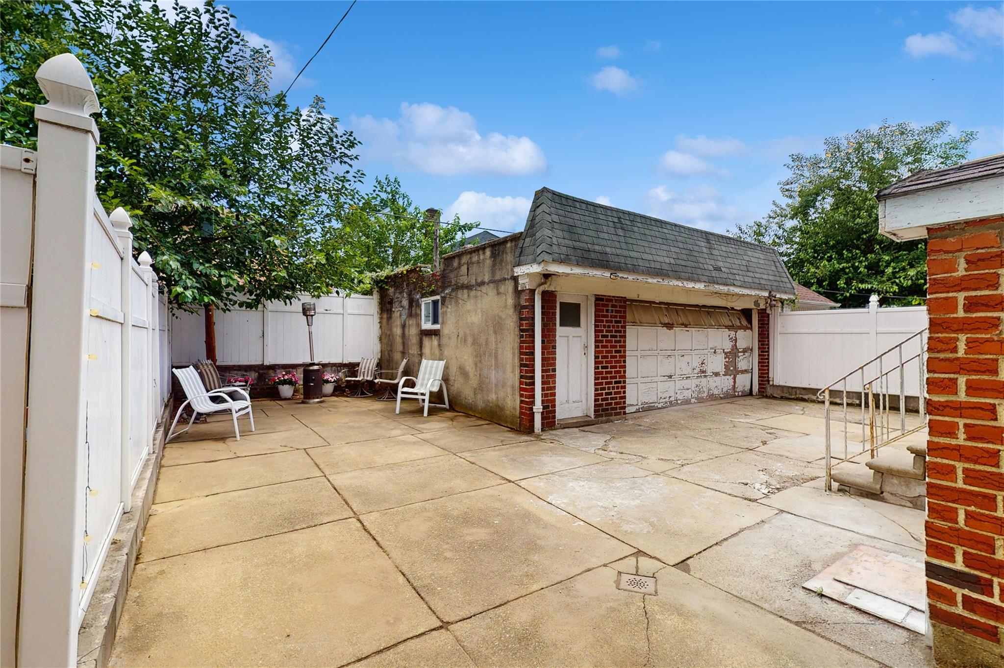 987 E 42nd Street, Brooklyn, NY 11210