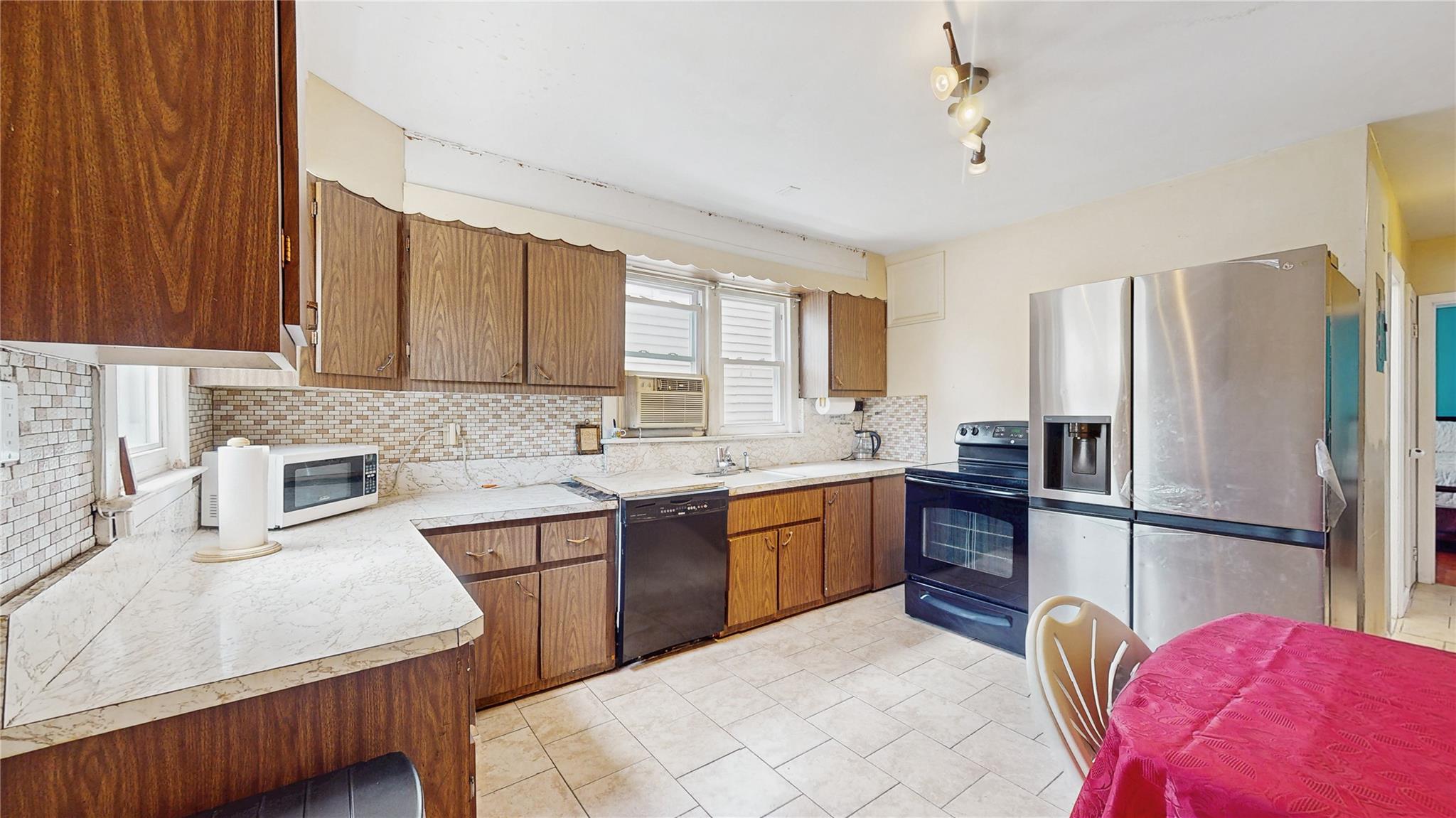 987 E 42nd Street, Brooklyn, NY 11210