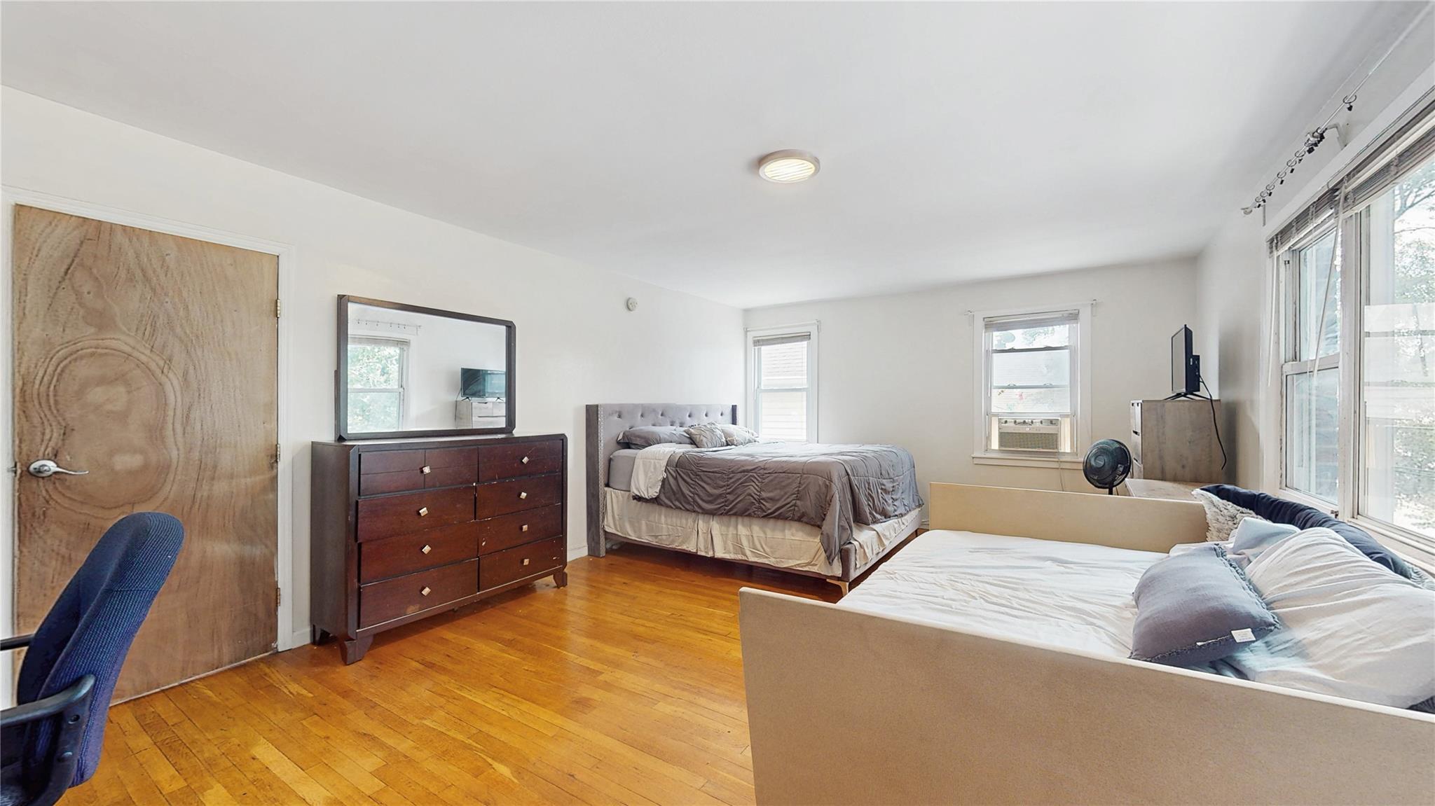 987 E 42nd Street, Brooklyn, NY 11210