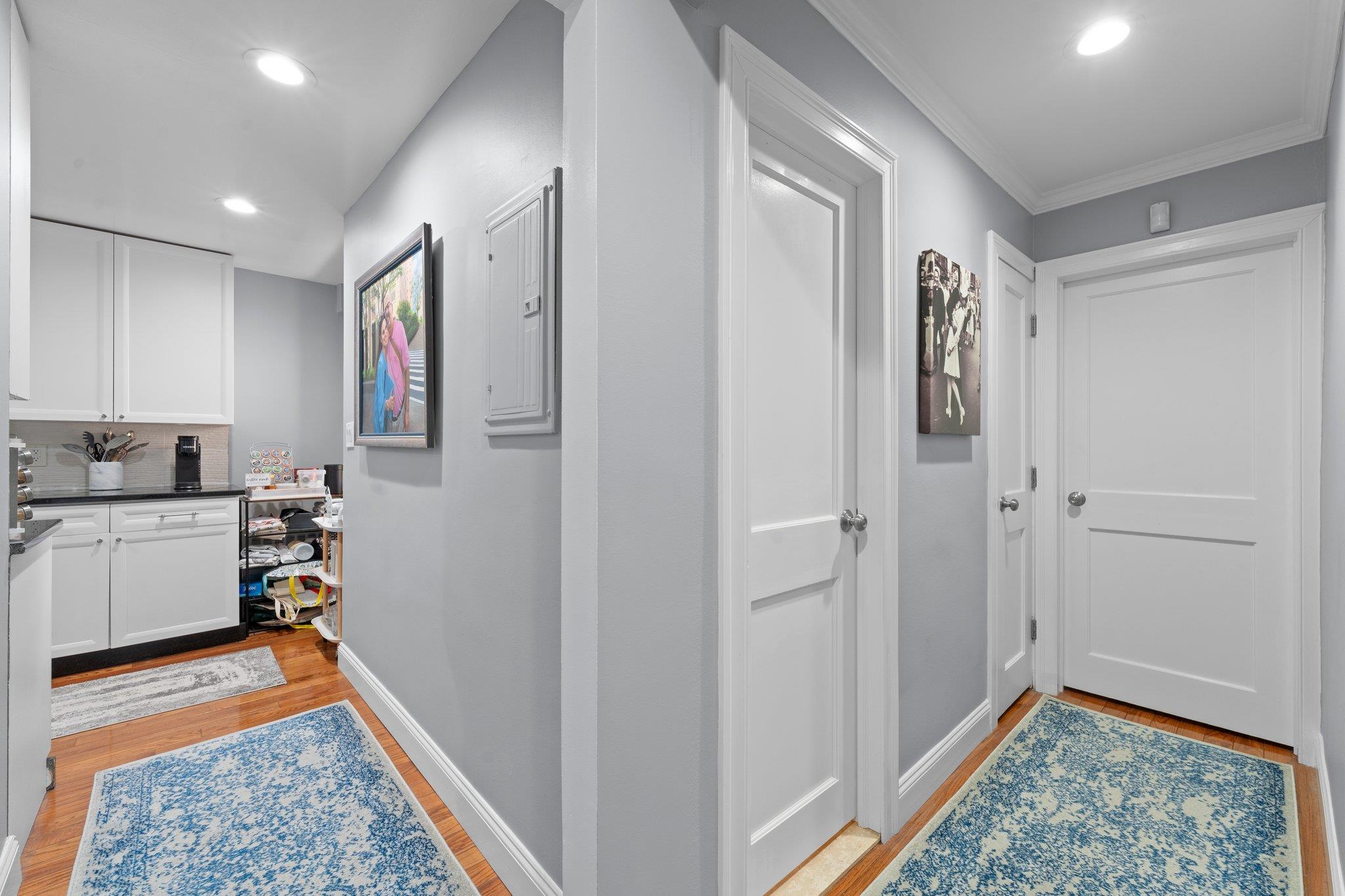 35 Knightsbridge Road Road # 1G, Great Neck, NY 11021