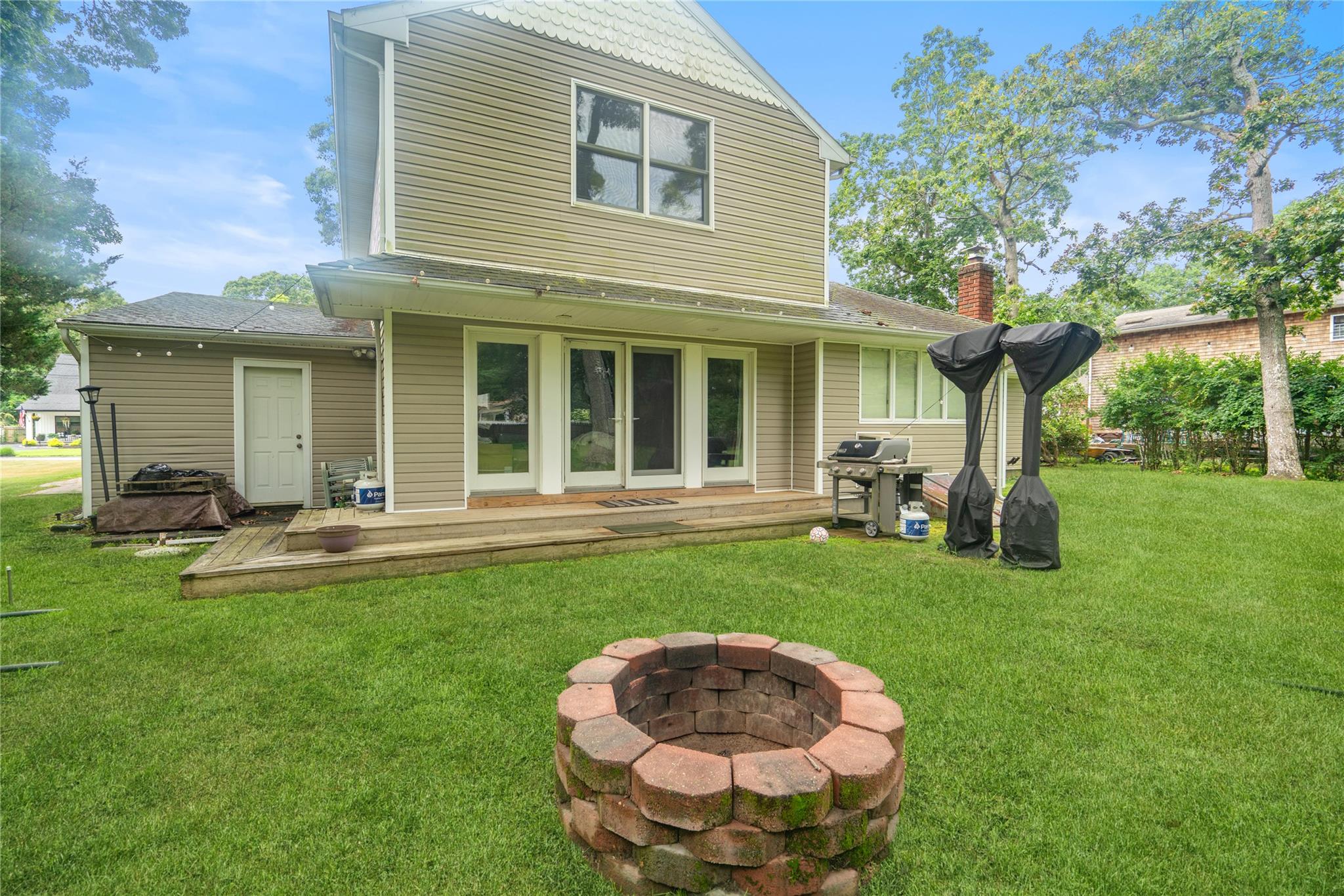 3 Lilly Court, Moriches, NY 11955